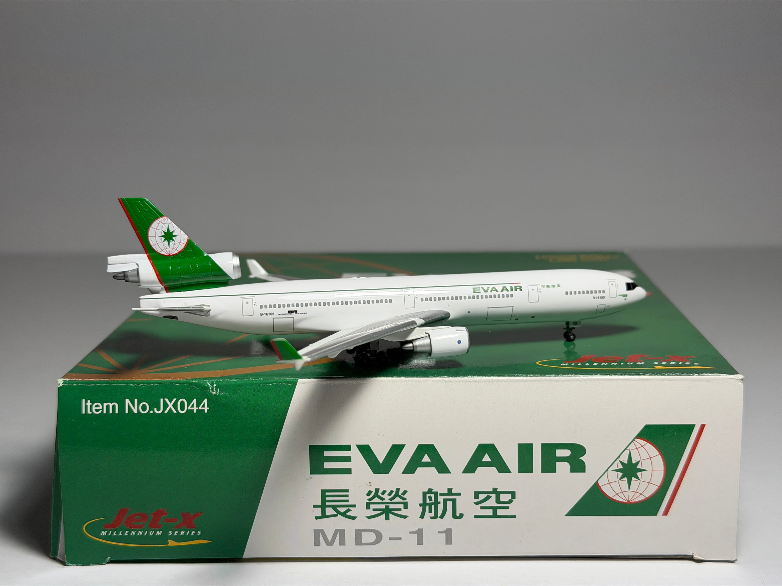 Eva Air McDonnell Douglas MD-11F 1:400 Jet-X B-16103 (JX044)