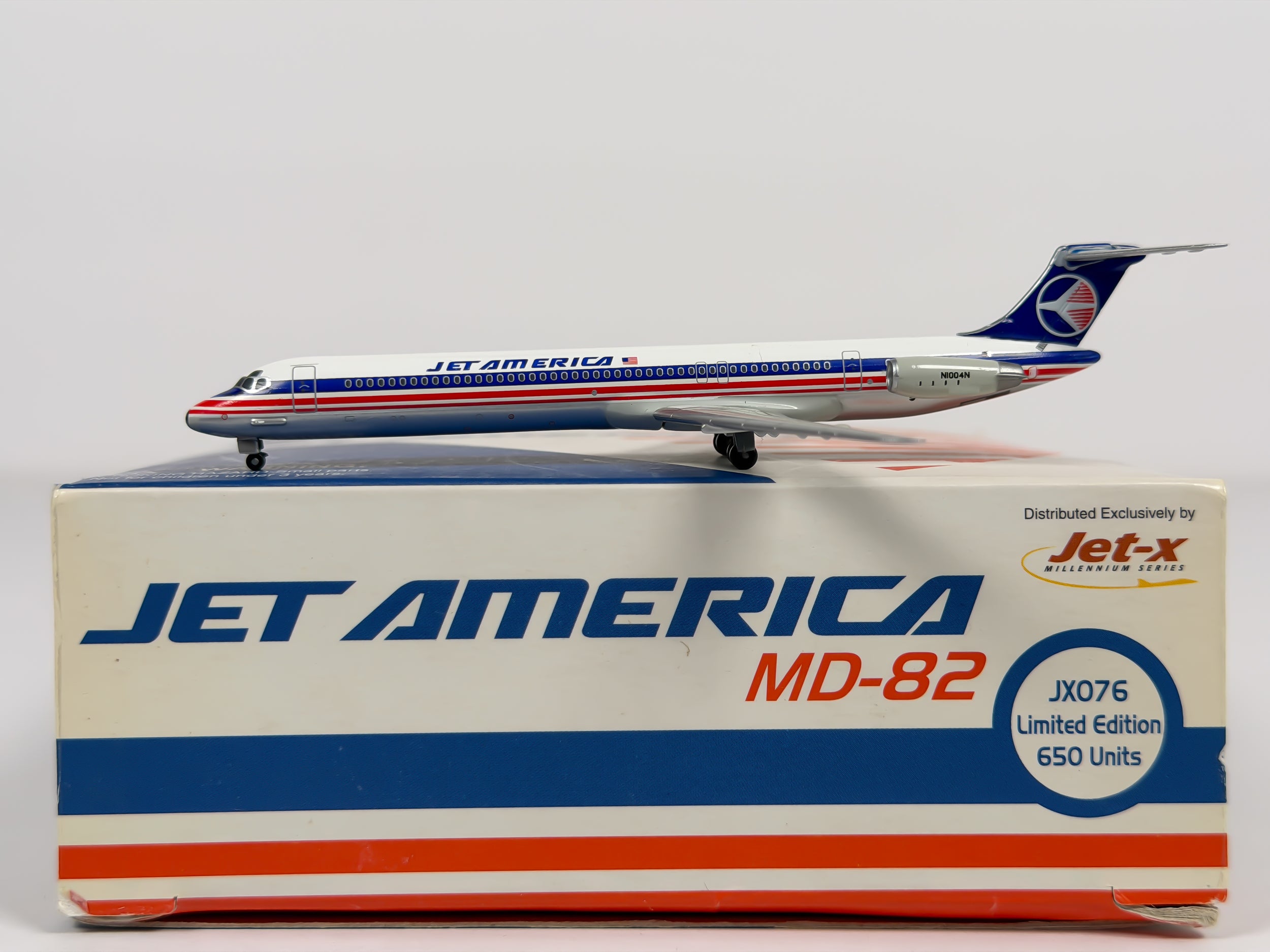 Jet America McDonnell Douglas MD-82 1:400 Jet-X N1004N (JX076)