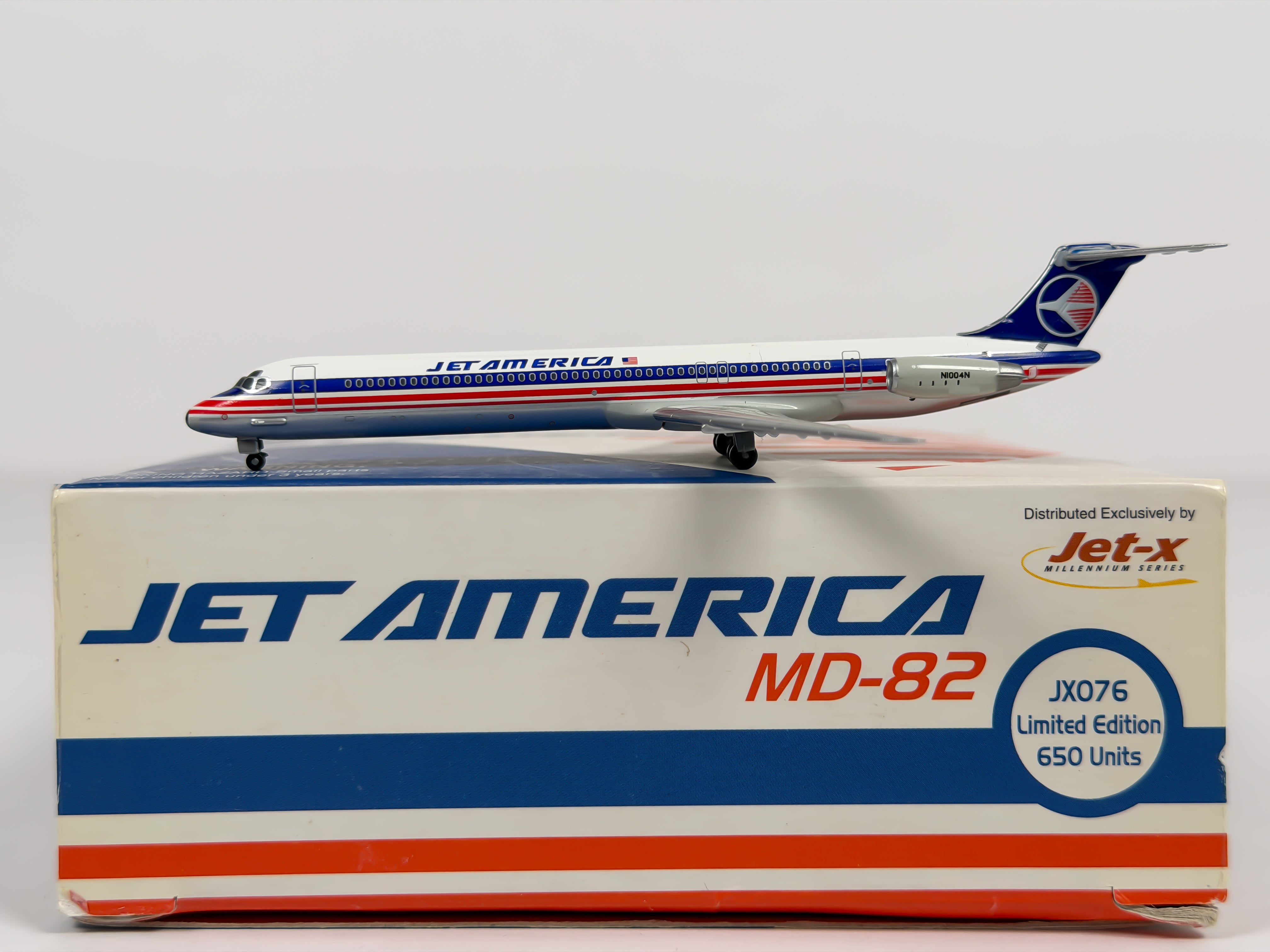 Jet America McDonnell Douglas MD-82 1:400 Jet-X N1004N (JX076)