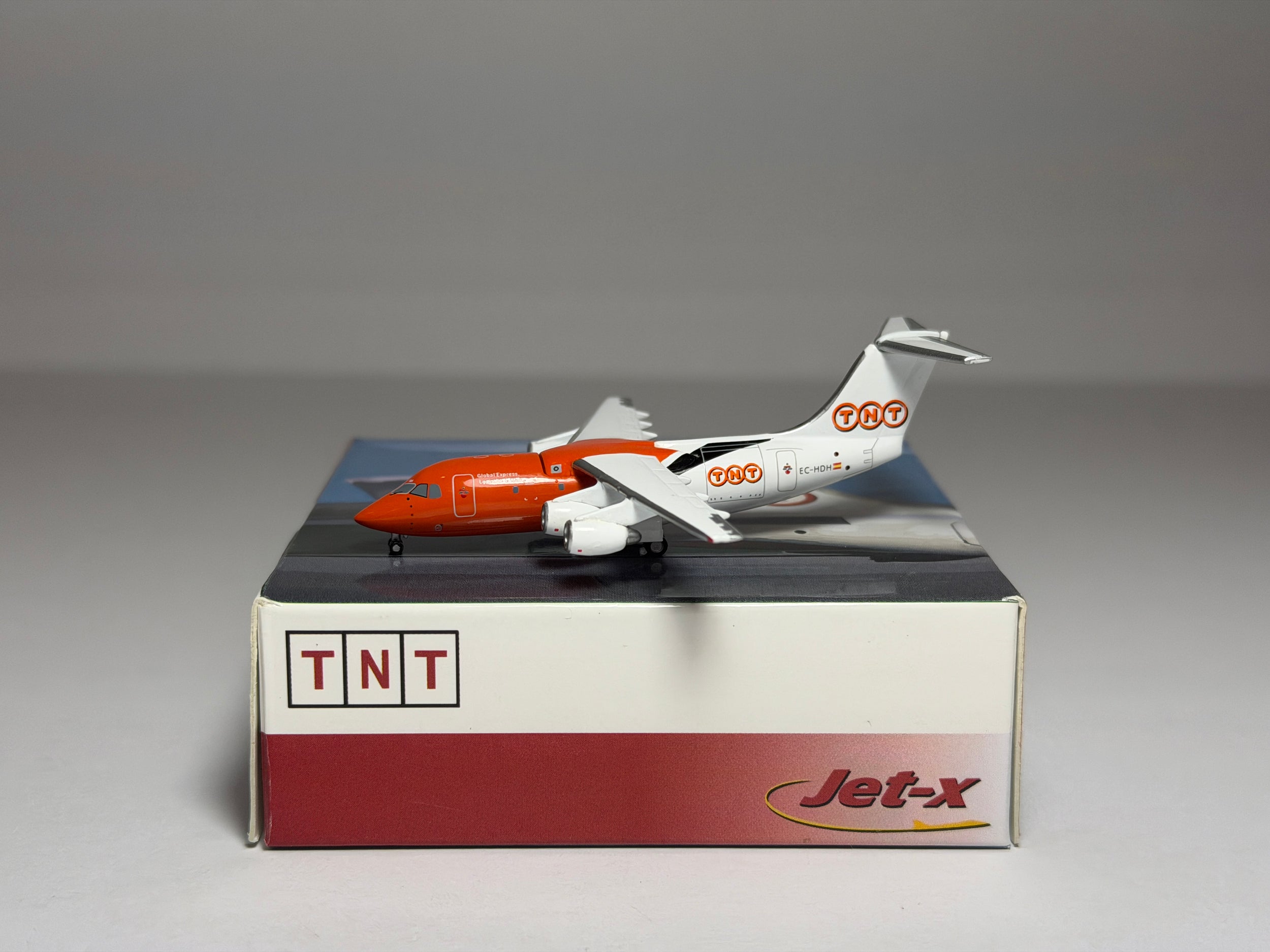 TNT Airways BAe 146-200QT 1:400 Jet-X EC-HDH (JX366)