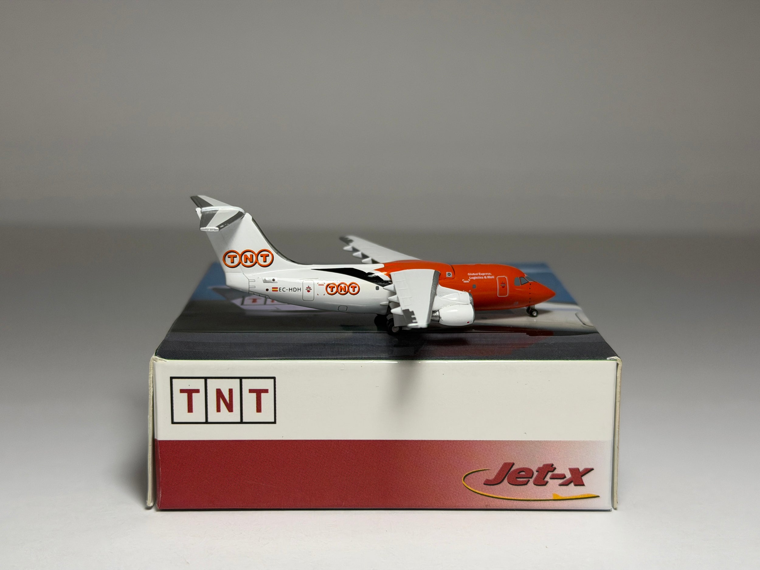 TNT Airways BAe 146-200QT 1:400 Jet-X EC-HDH (JX366)
