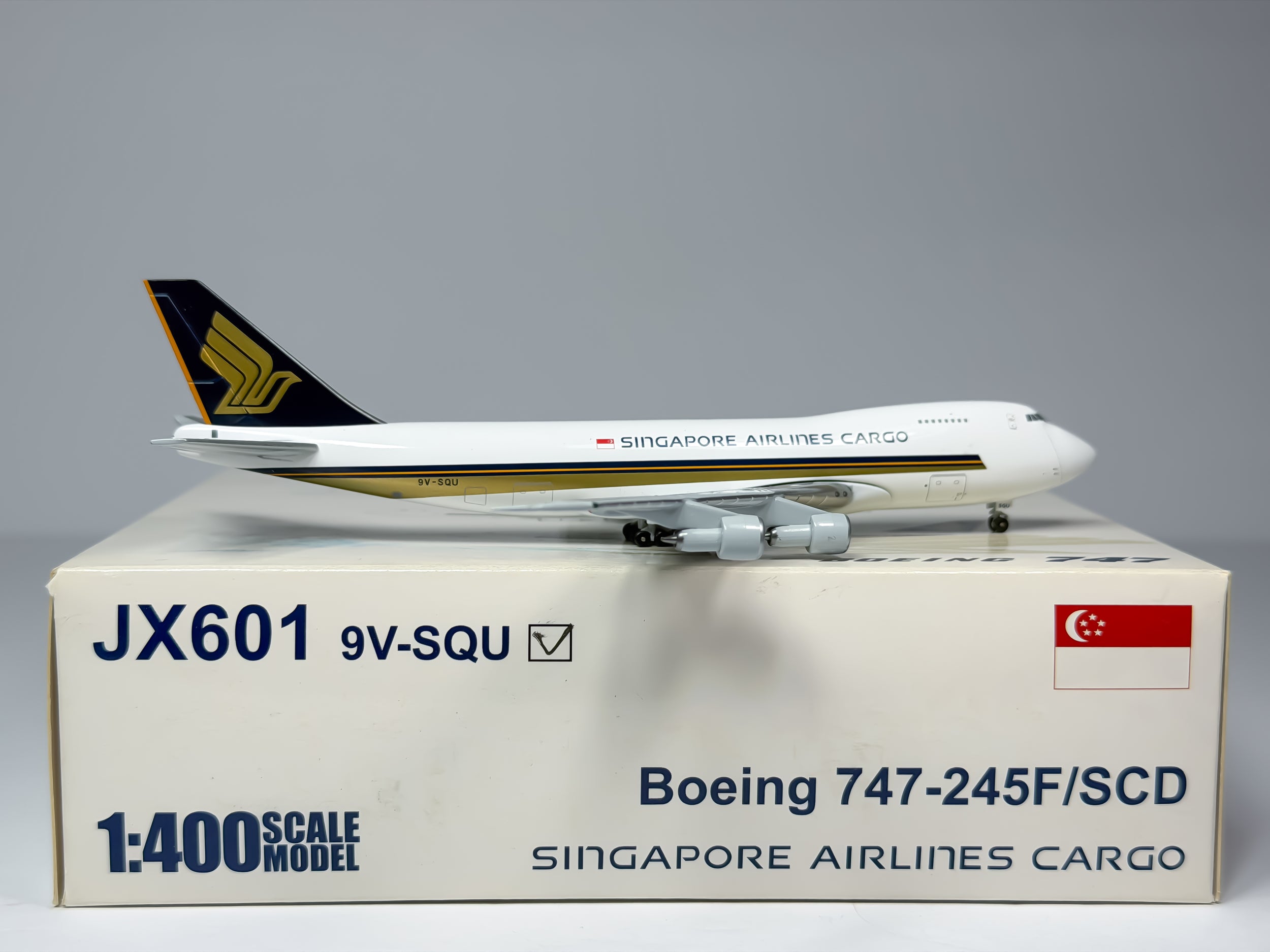 Singapore Airlines Cargo Boeing 747-200F 1:400 Jet-X 9V-SQU (JX601)