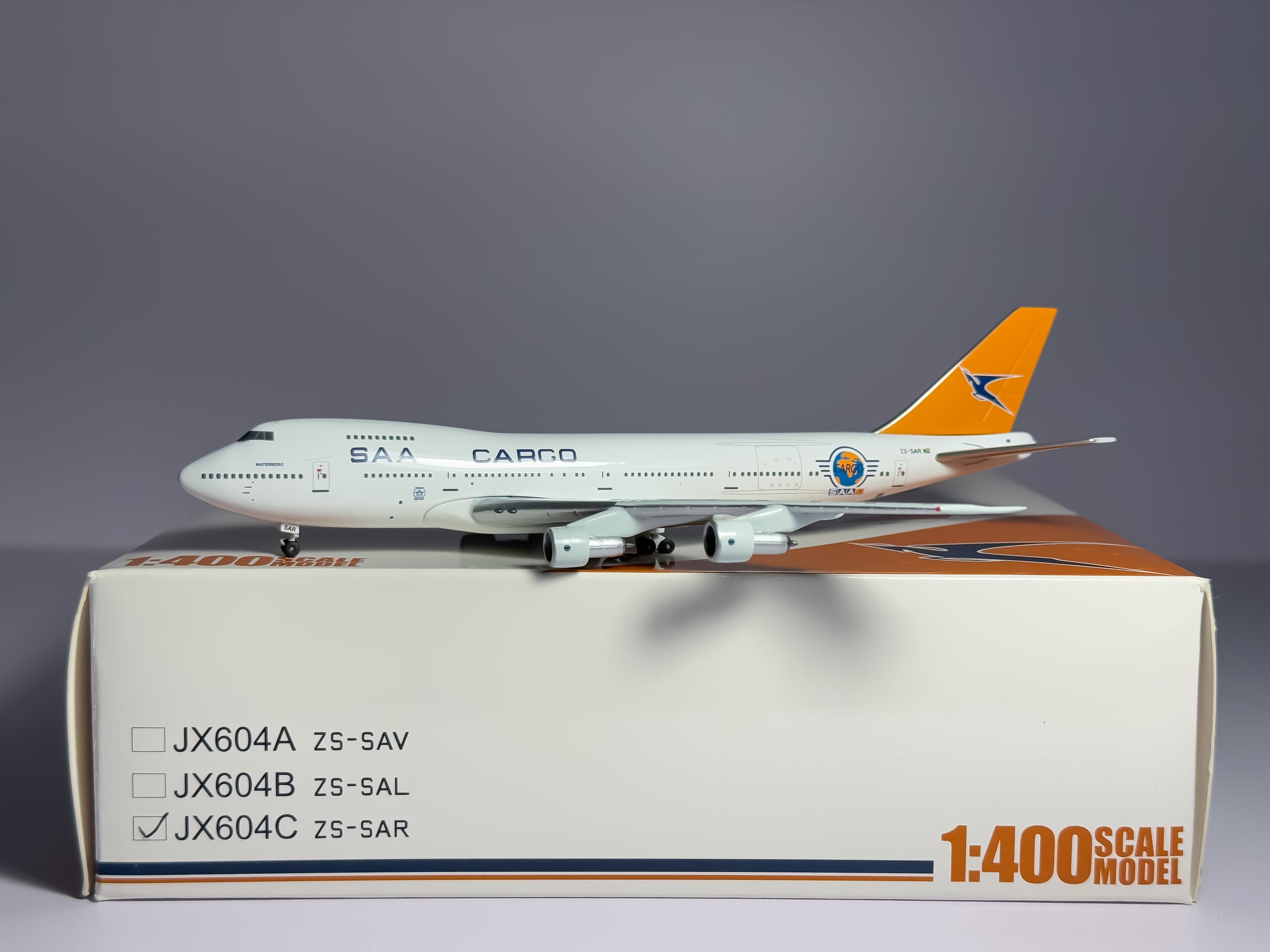 South African Cargo Boeing 747-200F 1:400 Jet-X ZS-SAR (JX604C)