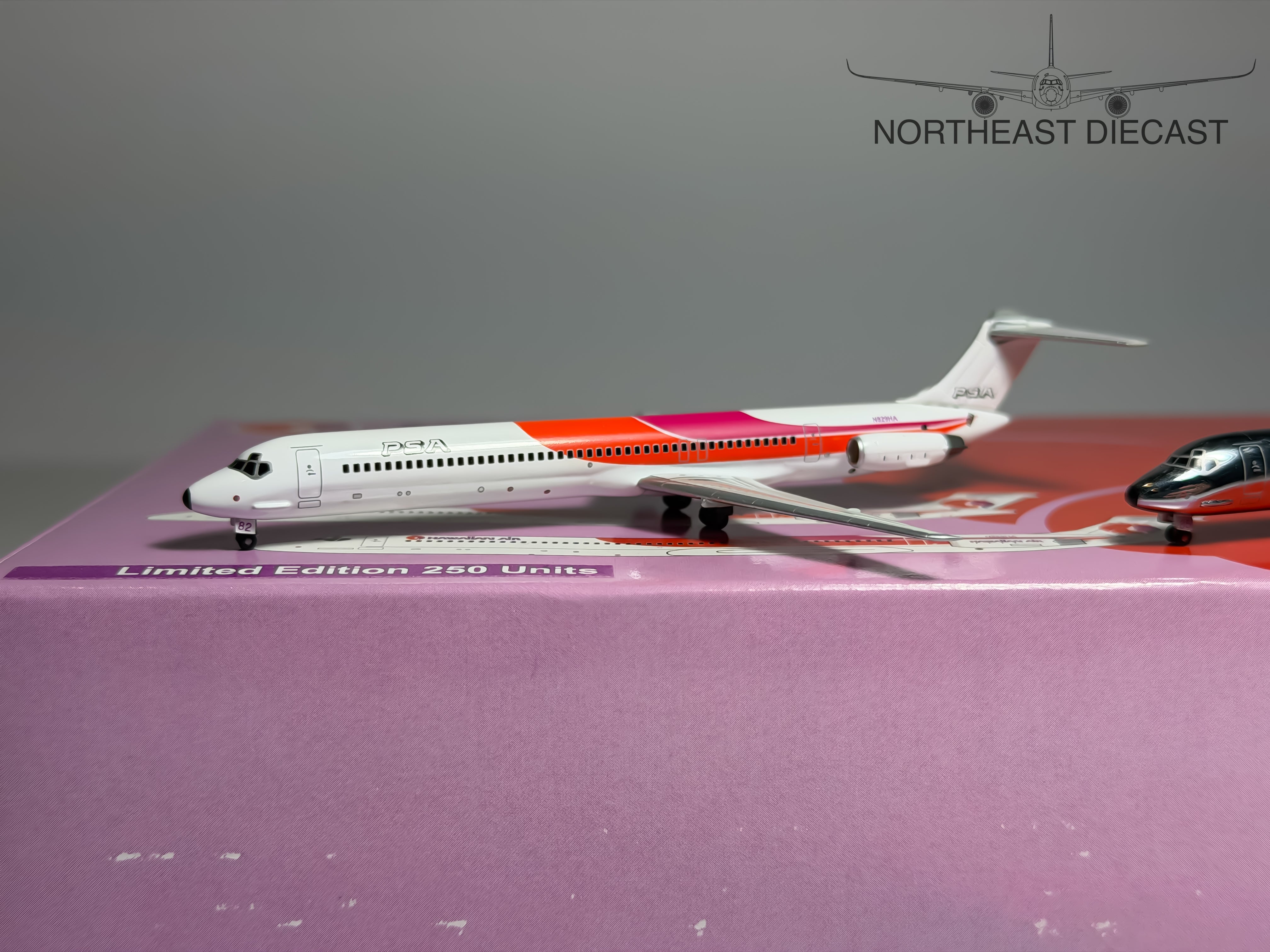 PSA & Hawaiian Airlines McDonnell Douglas MD-81 1:400 Jet-X N829HA & N859HA (JXM132)