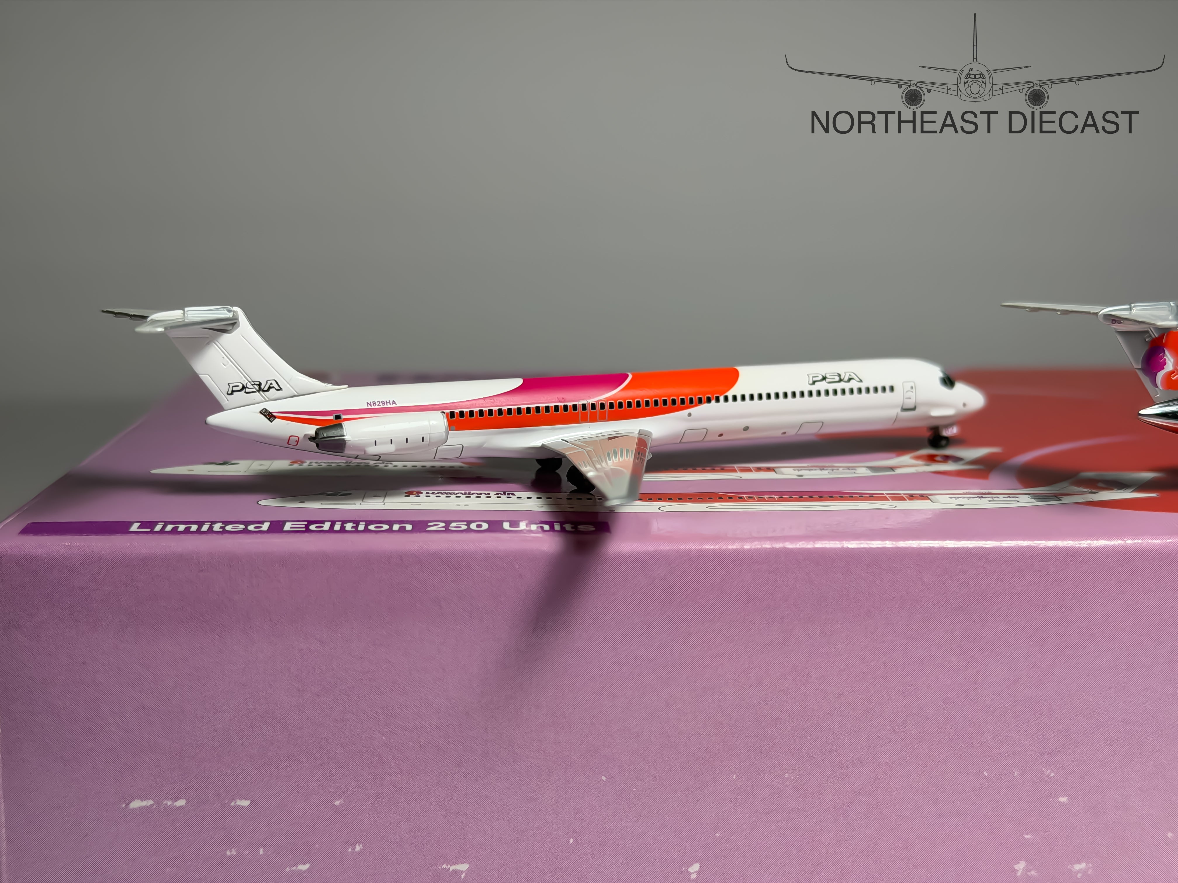 PSA & Hawaiian Airlines McDonnell Douglas MD-81 1:400 Jet-X N829HA & N859HA (JXM132)