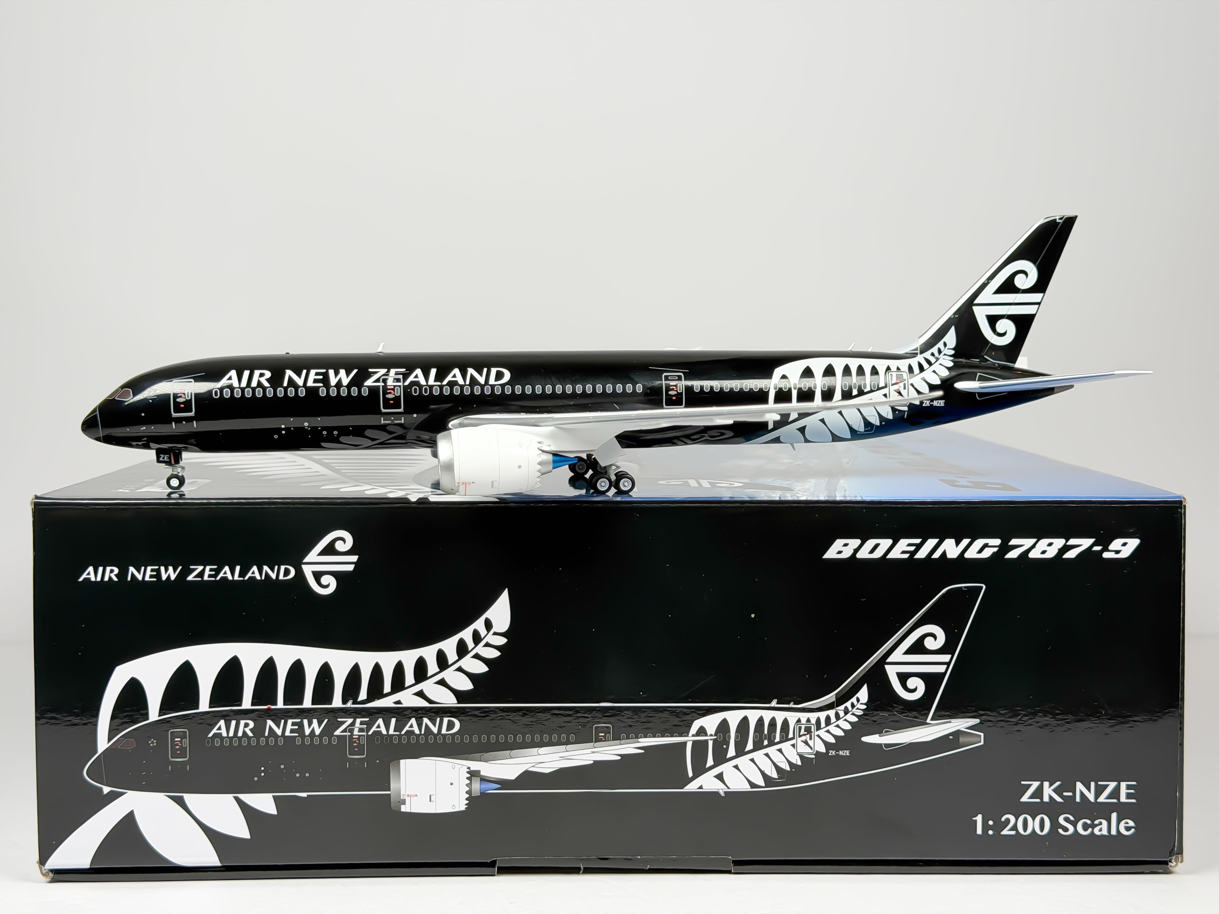 Air New Zealand Boeing 787-9 1:200 SQ Wings ZK-NZE (L2182)