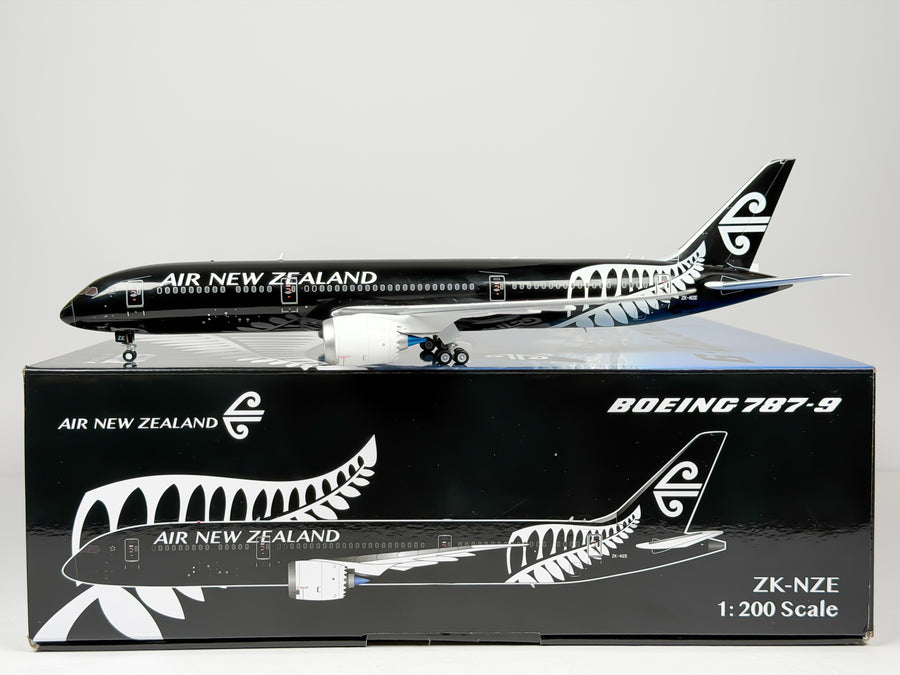 Air New Zealand Boeing 787-9 1:200 SQ Wings ZK-NZE (L2182)