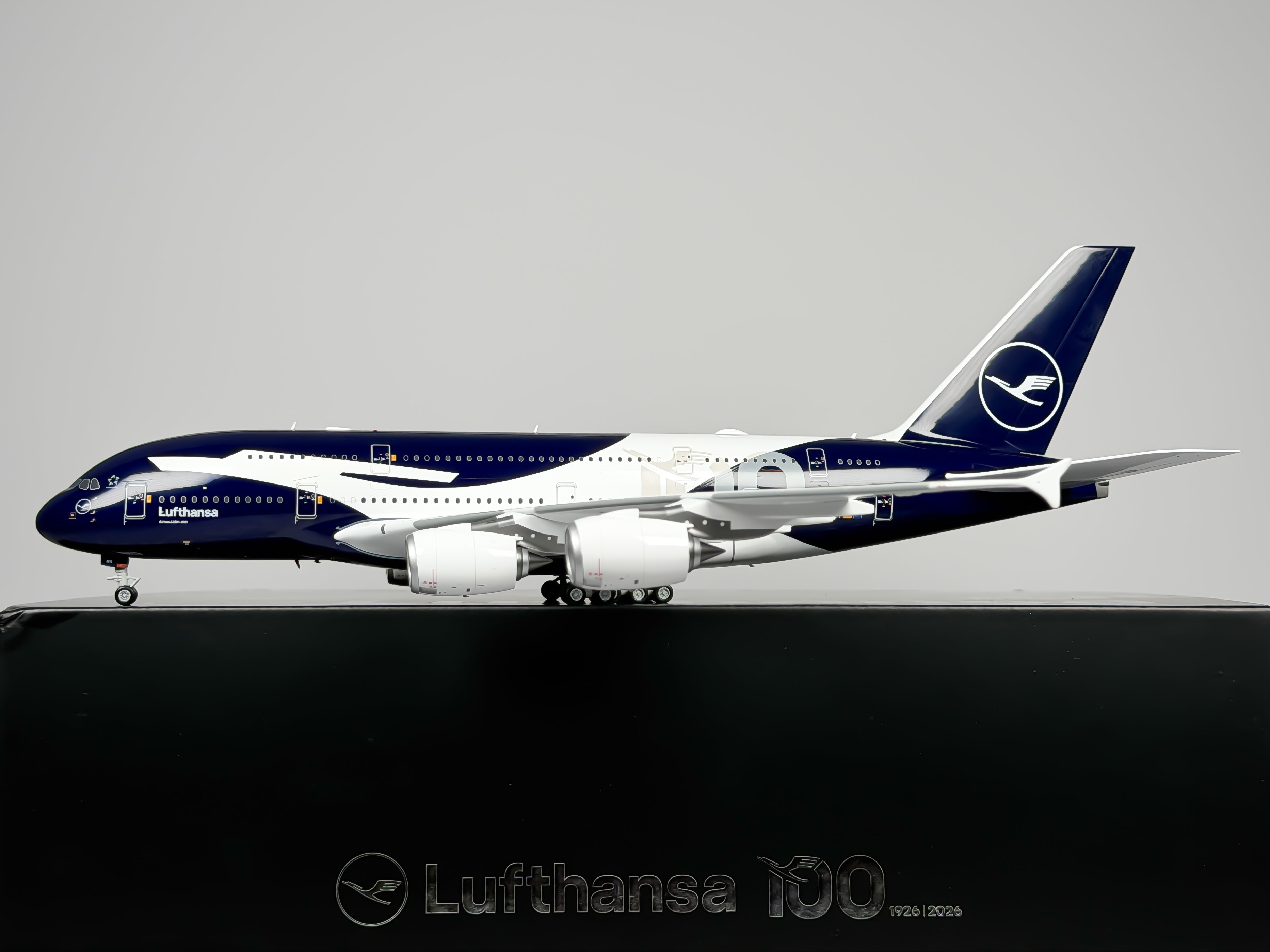 Lufthansa Airbus A380-800 1:200 SQ Wings D-AIMH (L2350)