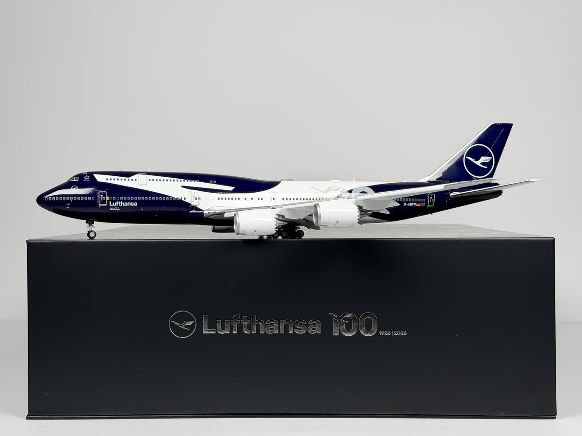 Lufthansa Boeing 747-8i 1:200 SQ Wings D-ABYN (L2355FD)