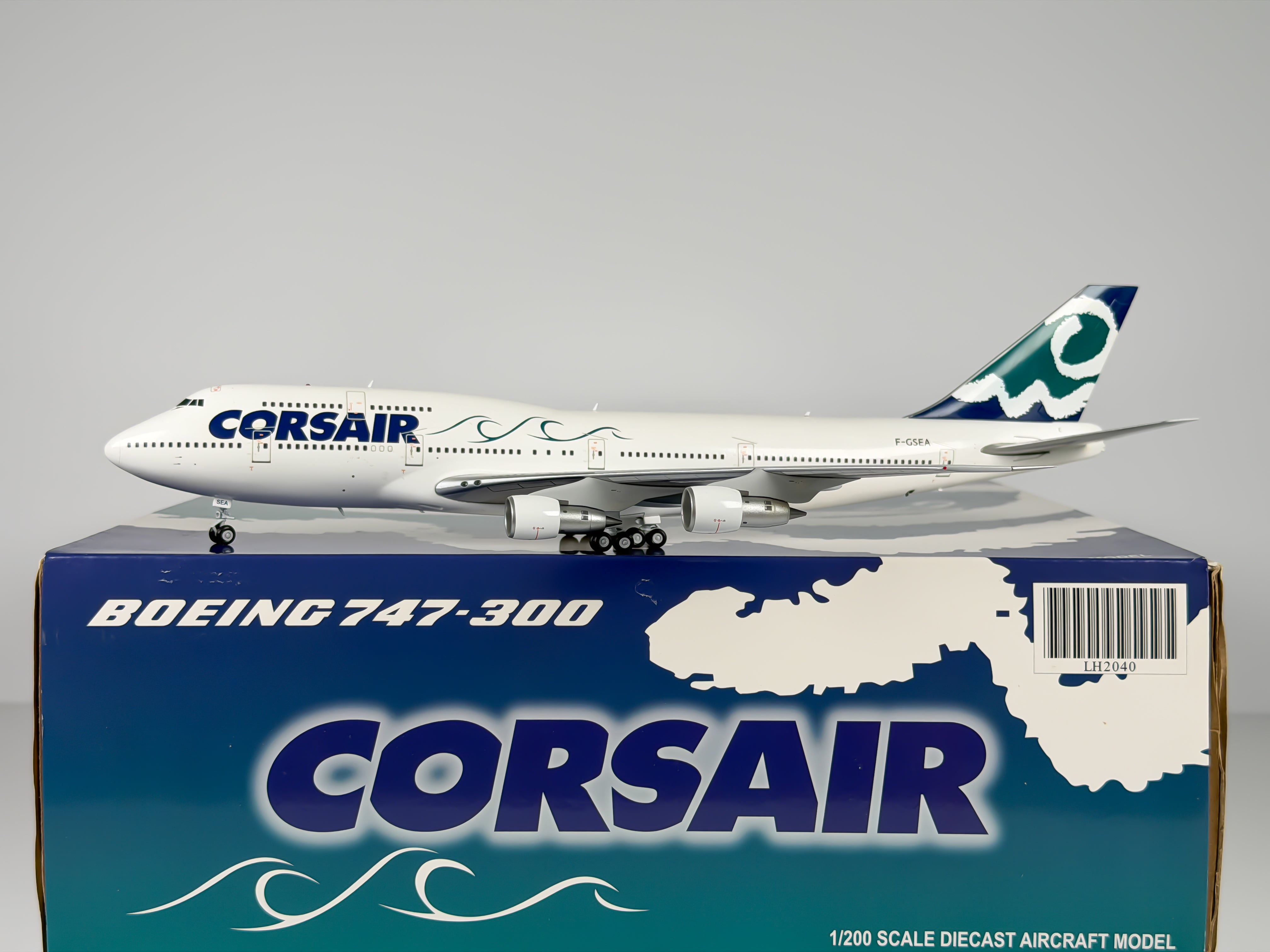 Corsair Boeing 747-300 1:200 JC Wings F-GSEA (LH2040)