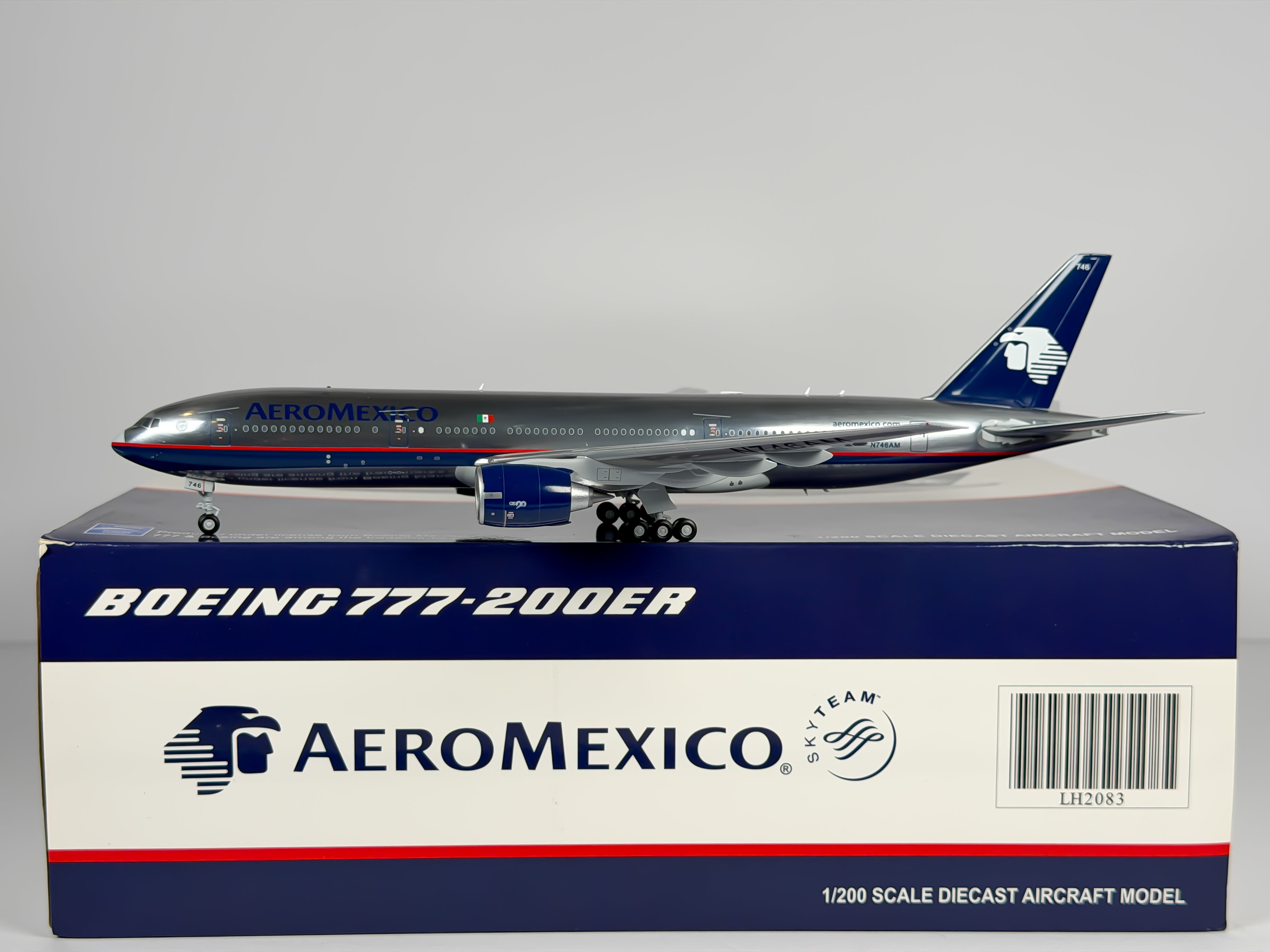 Aeromexico Boeing 777-200ER 1:200 JC Wings N746AM (LH2083)
