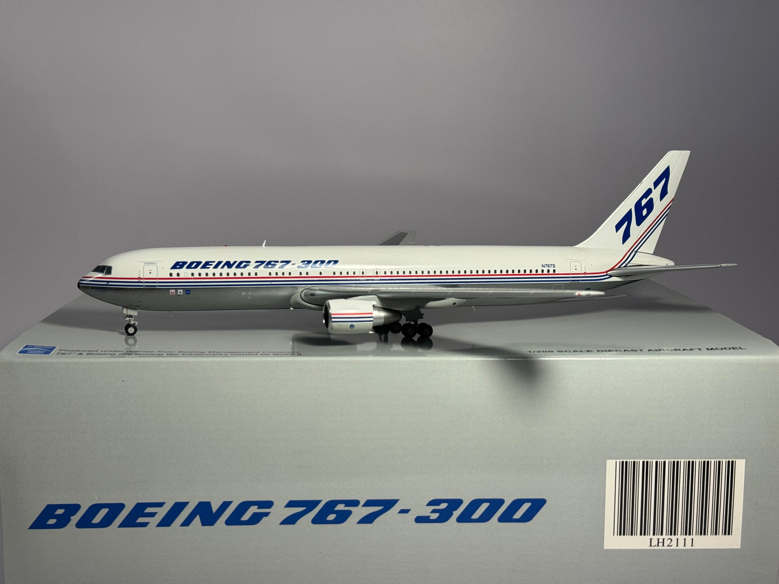 JC Wings 1:200 House Colors Boeing 767-300 N767S polished LH2111