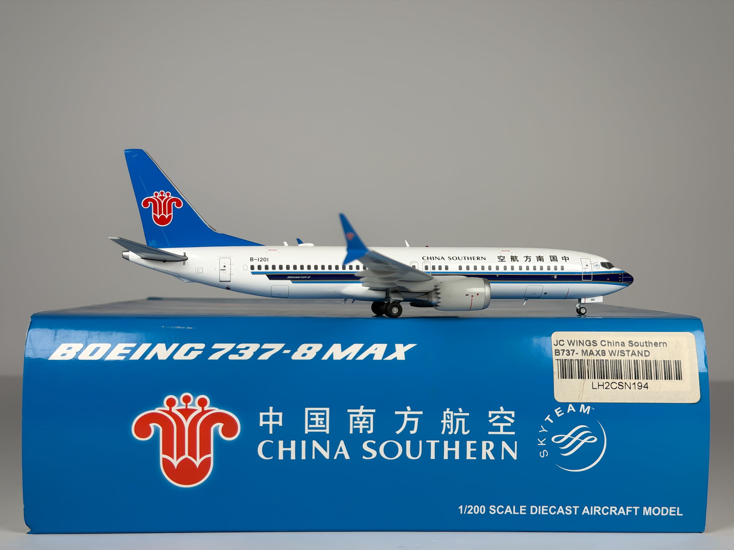 China Southern Airlines Boeing 737 MAX 8 1:200 JC Wings B-1201 (LH2194)