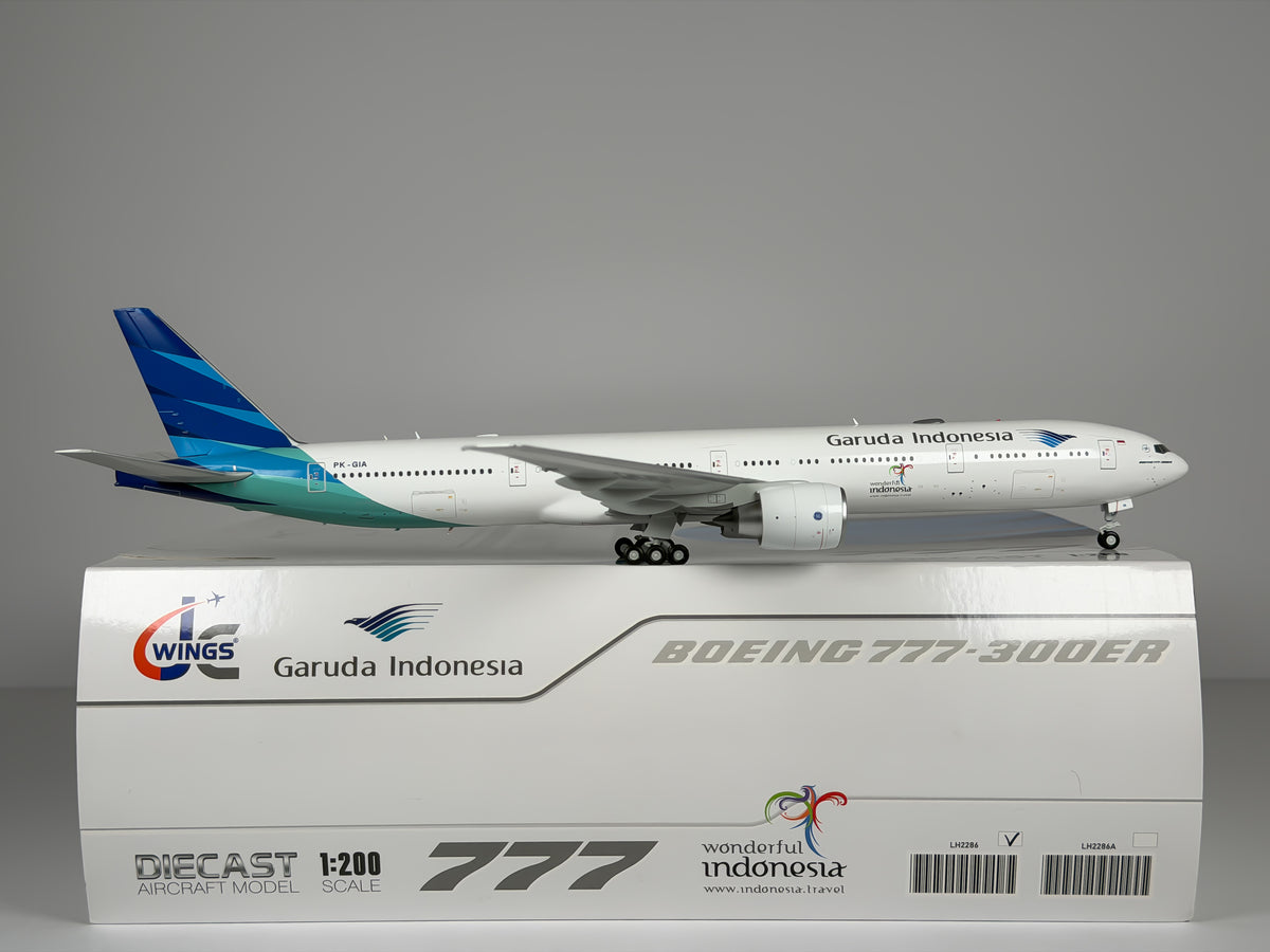 Garuda Indonesia Boeing 777-300ER 1:200 JC Wings PK-GIA (LH2286)