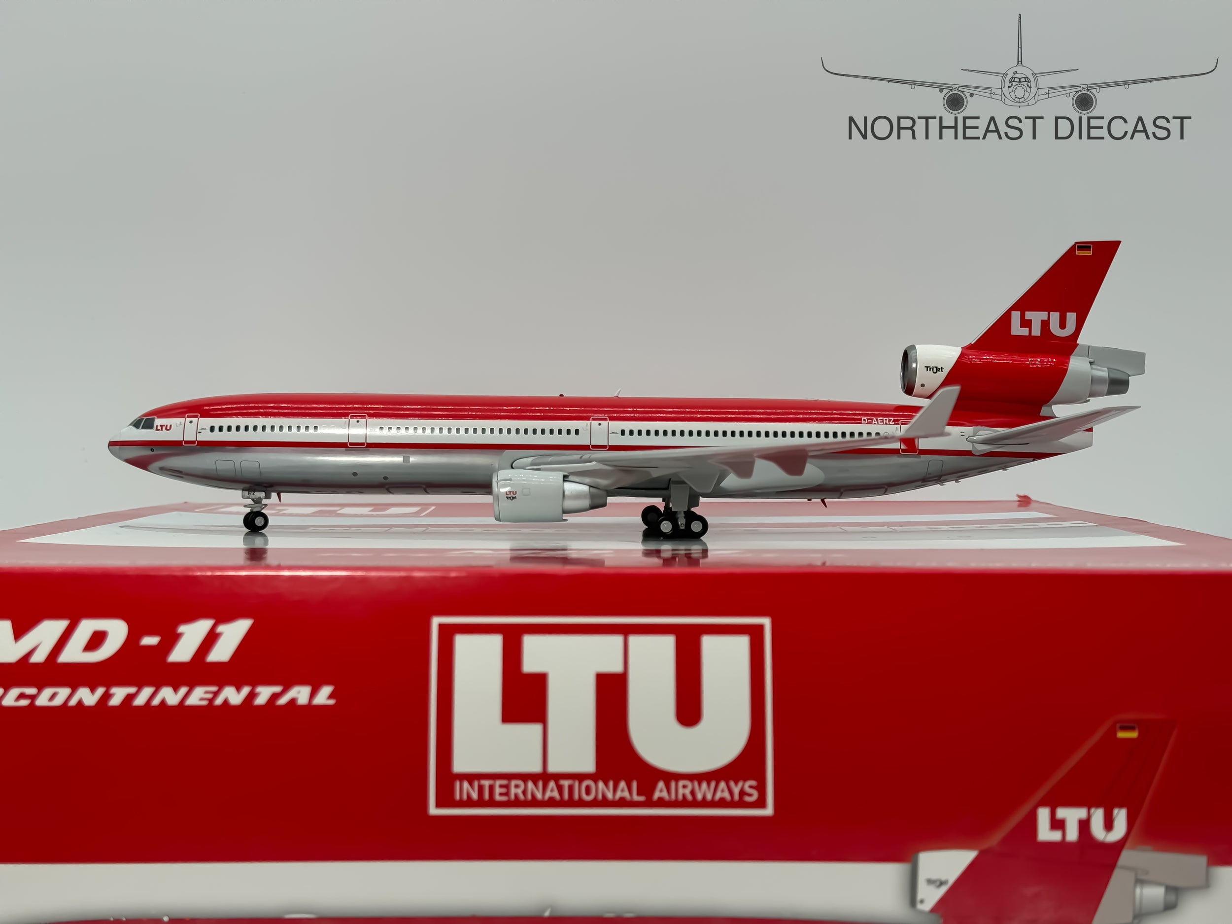 LTU International McDonnell Douglas MD-11 1:200 JC Wings D-AERZ (LH2312)