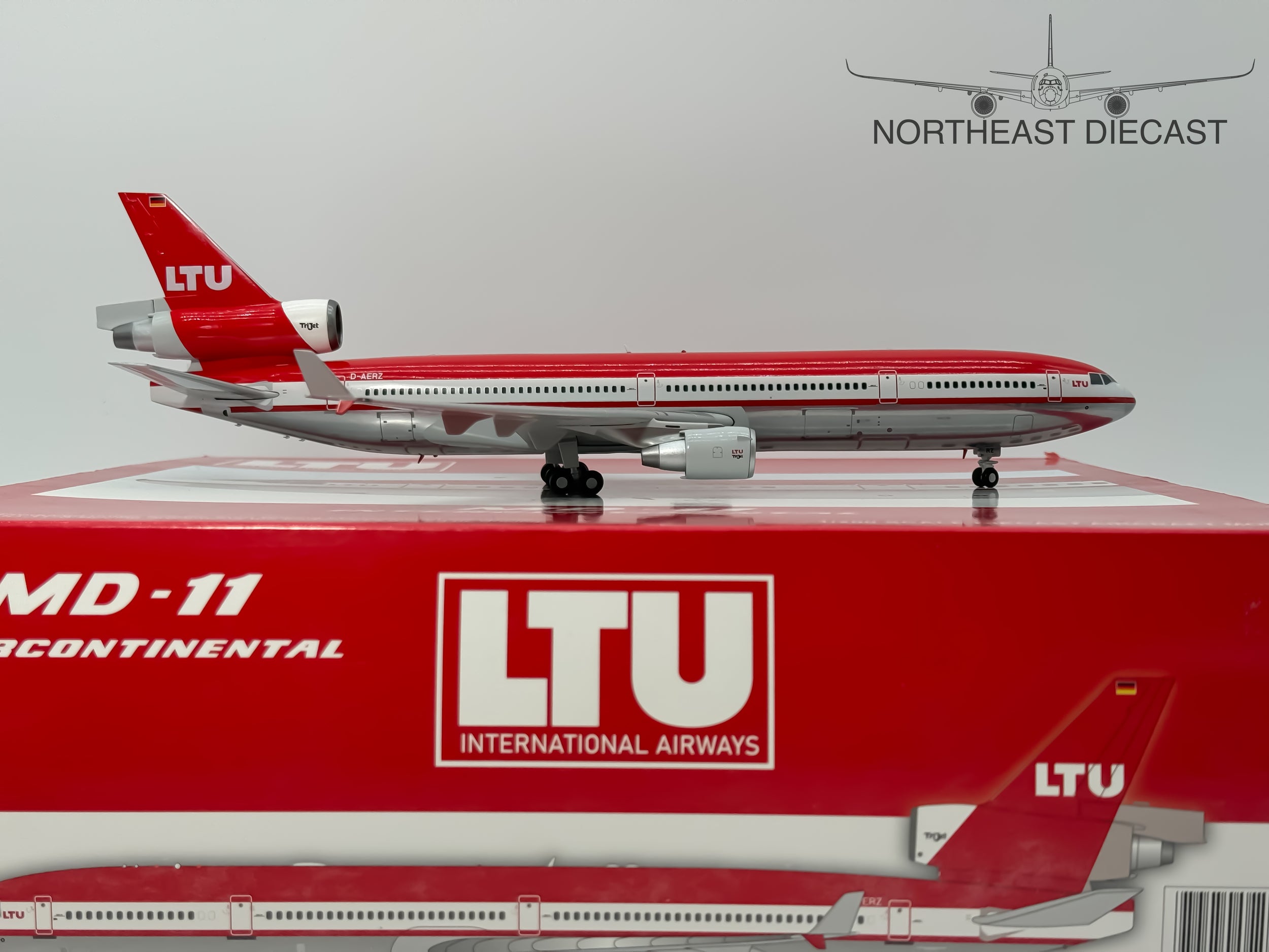 LTU International McDonnell Douglas MD-11 1:200 JC Wings D-AERZ (LH2312)