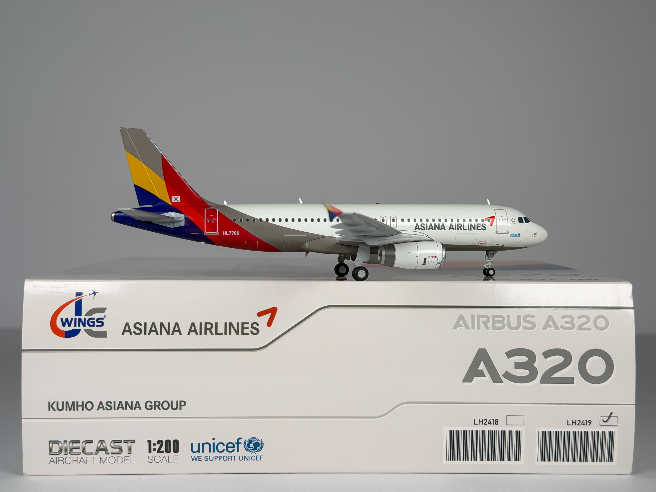 Asiana Airlines Airbus A320 1:200 JC Wings HL7788 (LH2419)