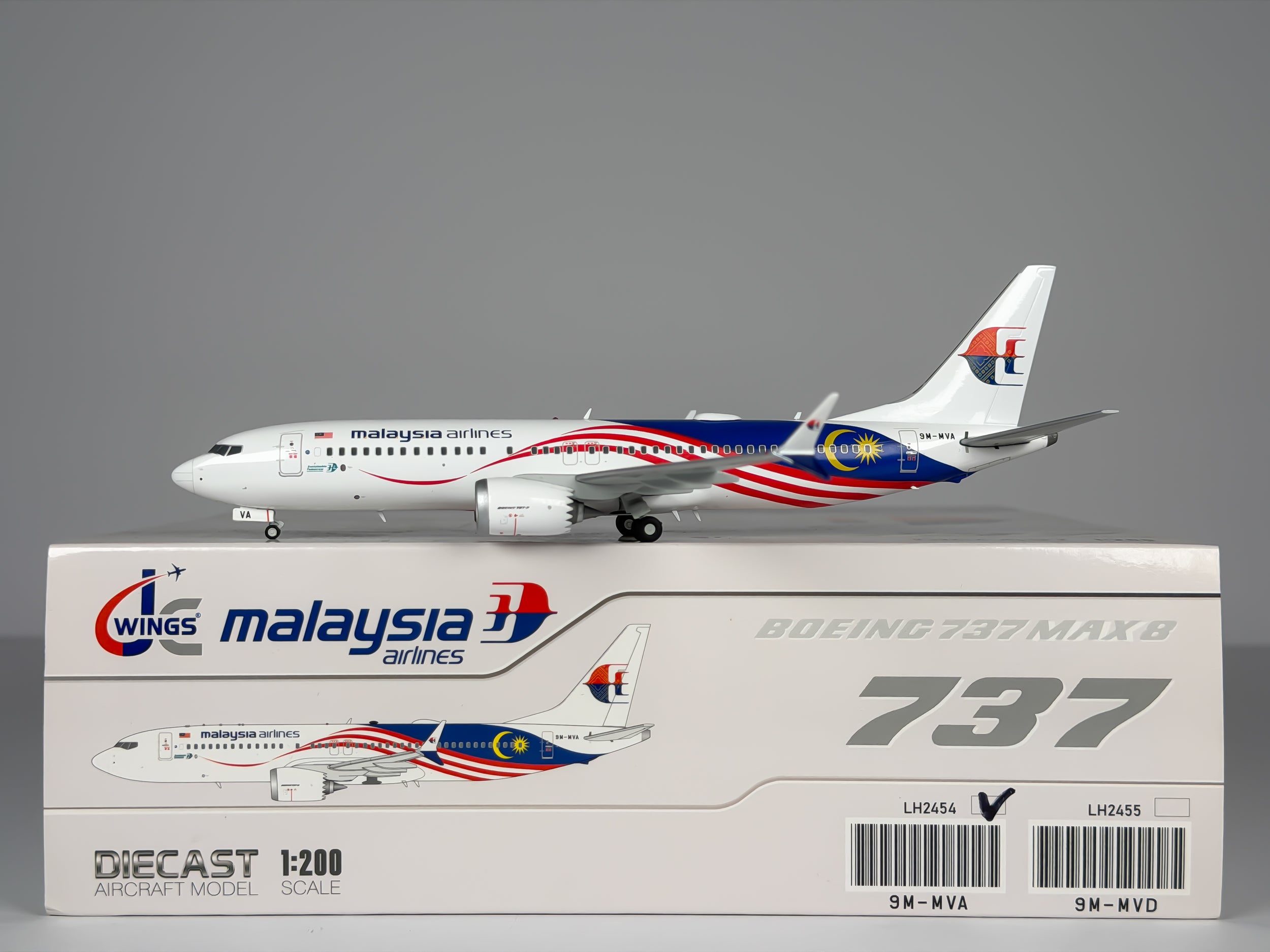 Malaysia Airlines Boeing 737 MAX 8 1:200 JC Wings 9M-MVA (LH2454)