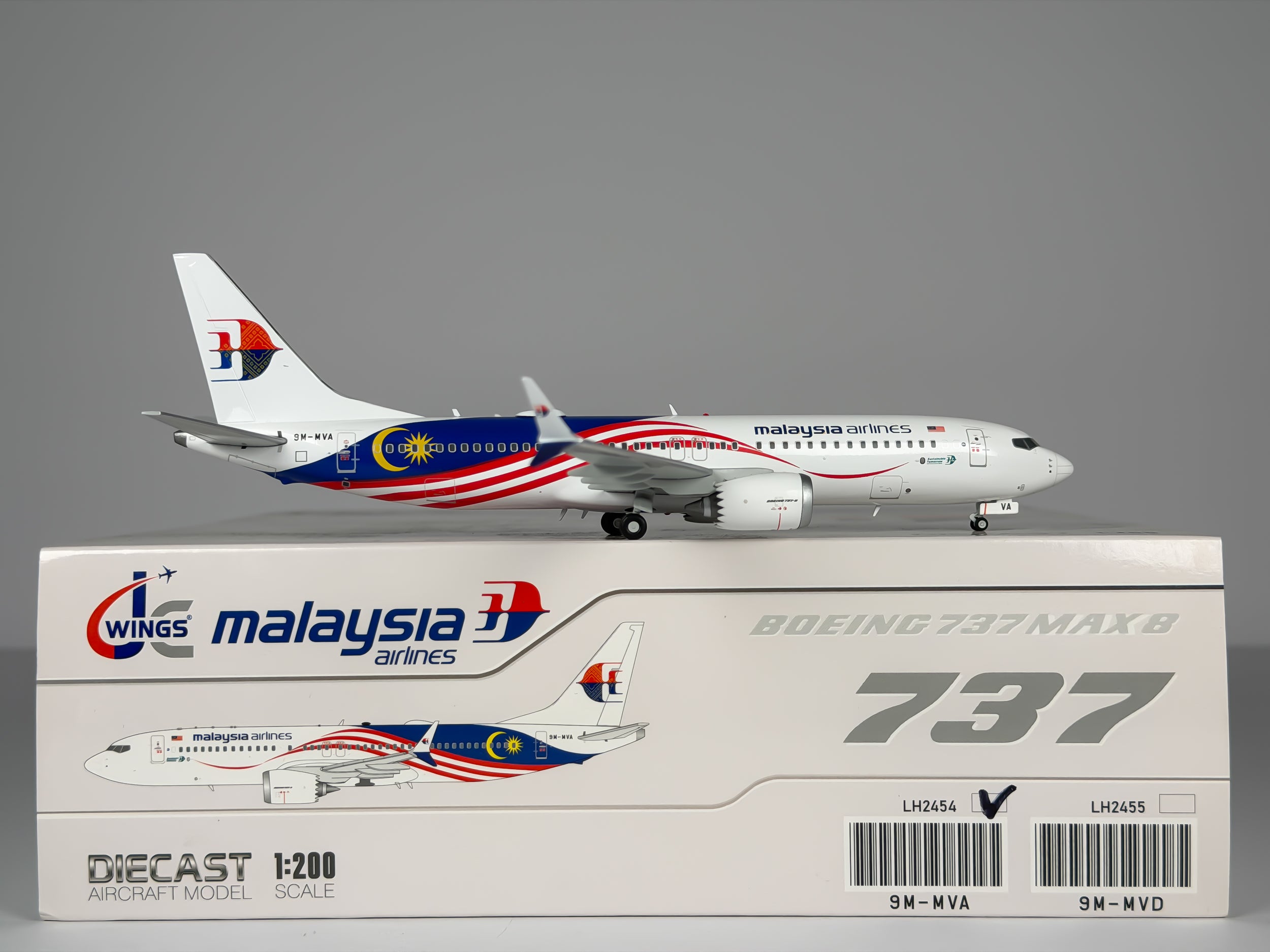 Malaysia Airlines Boeing 737 MAX 8 1:200 JC Wings 9M-MVA (LH2454)