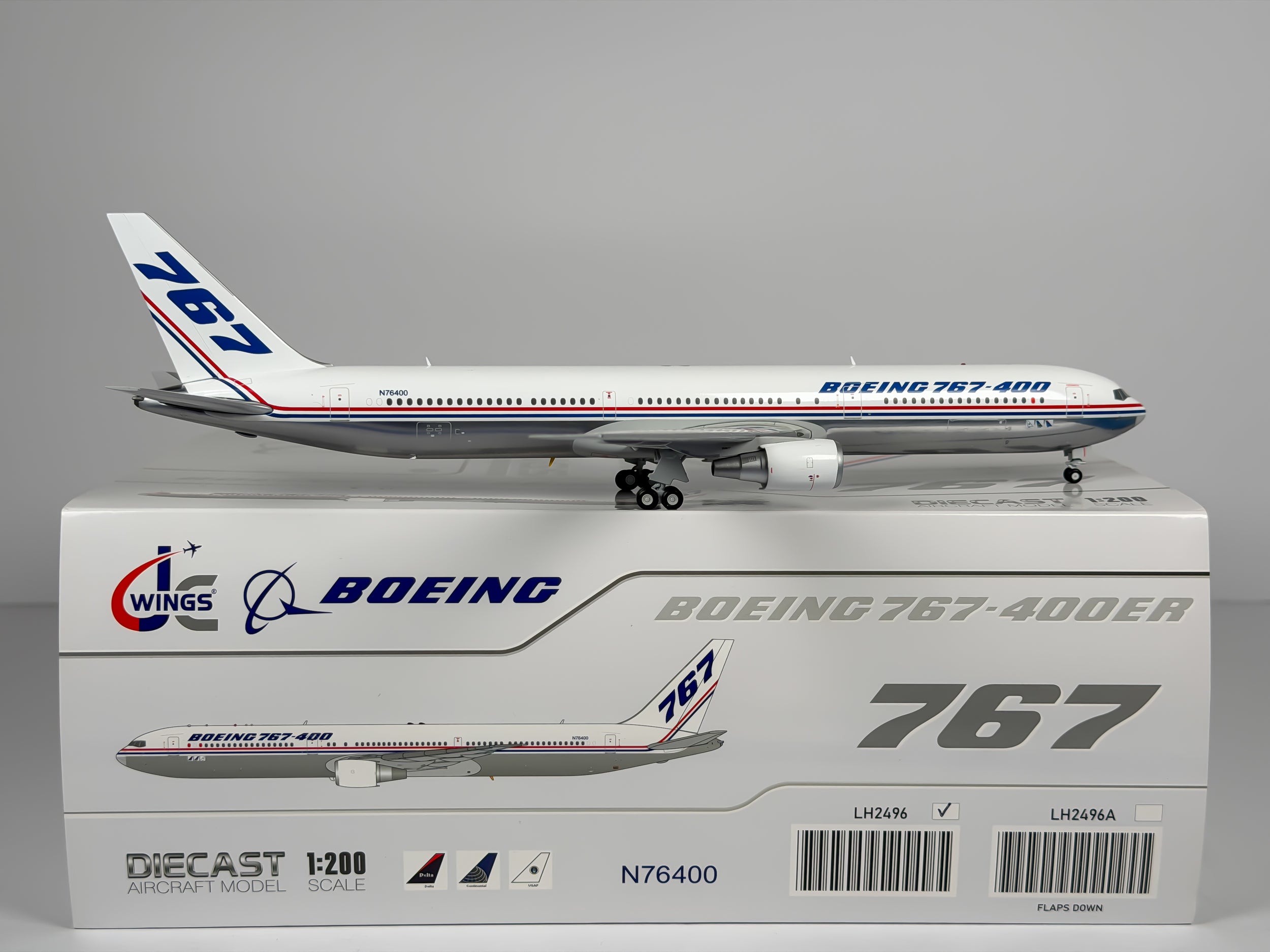 Boeing House Boeing 767-400ER 1:200 JC Wings N76400 (LH2496)