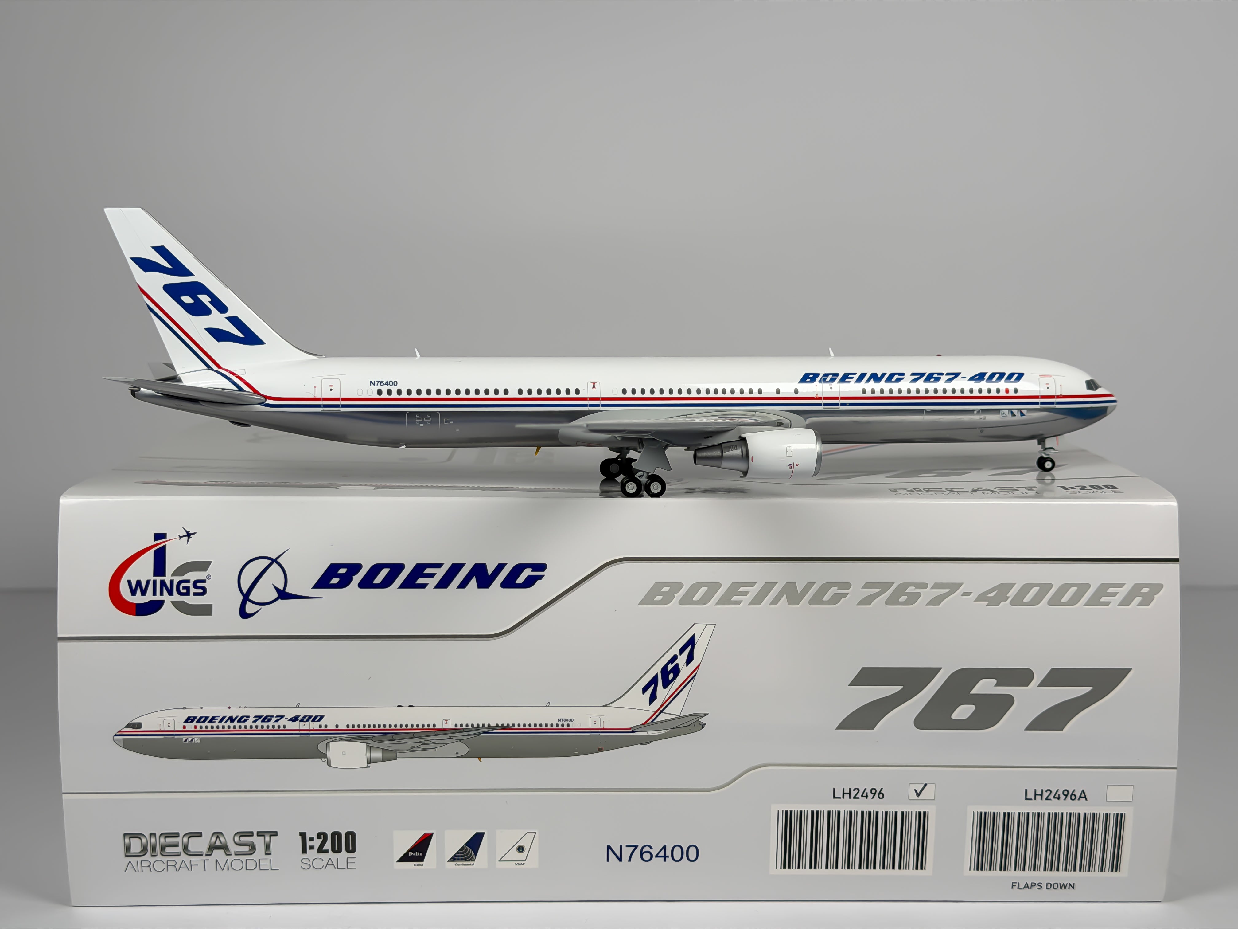Boeing House Boeing 767-400ER 1:200 JC Wings N76400 (LH2496)