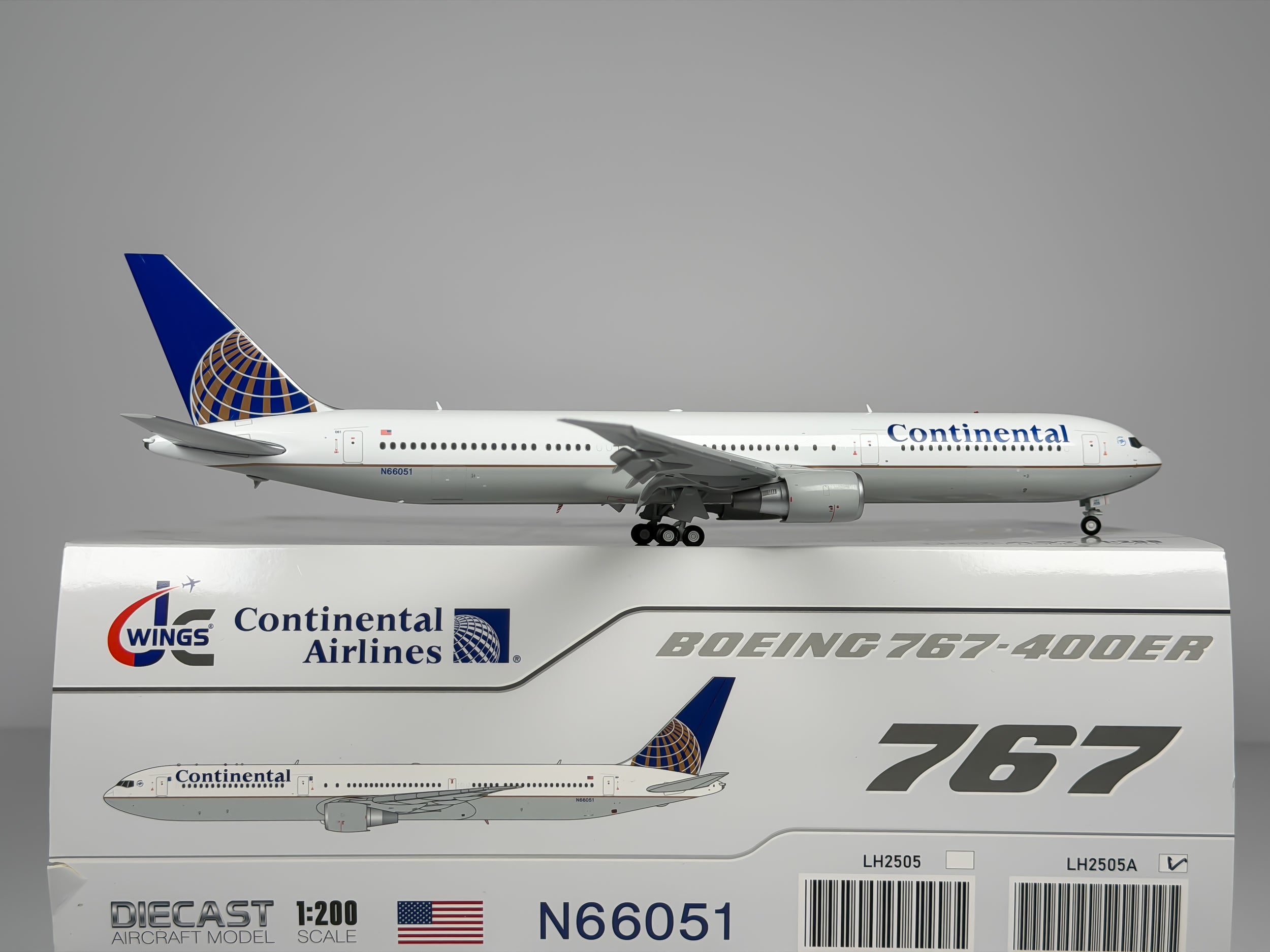 Continental Airlines Boeing 767-400ER 1:200 JC Wings N66051 (LH2505A)