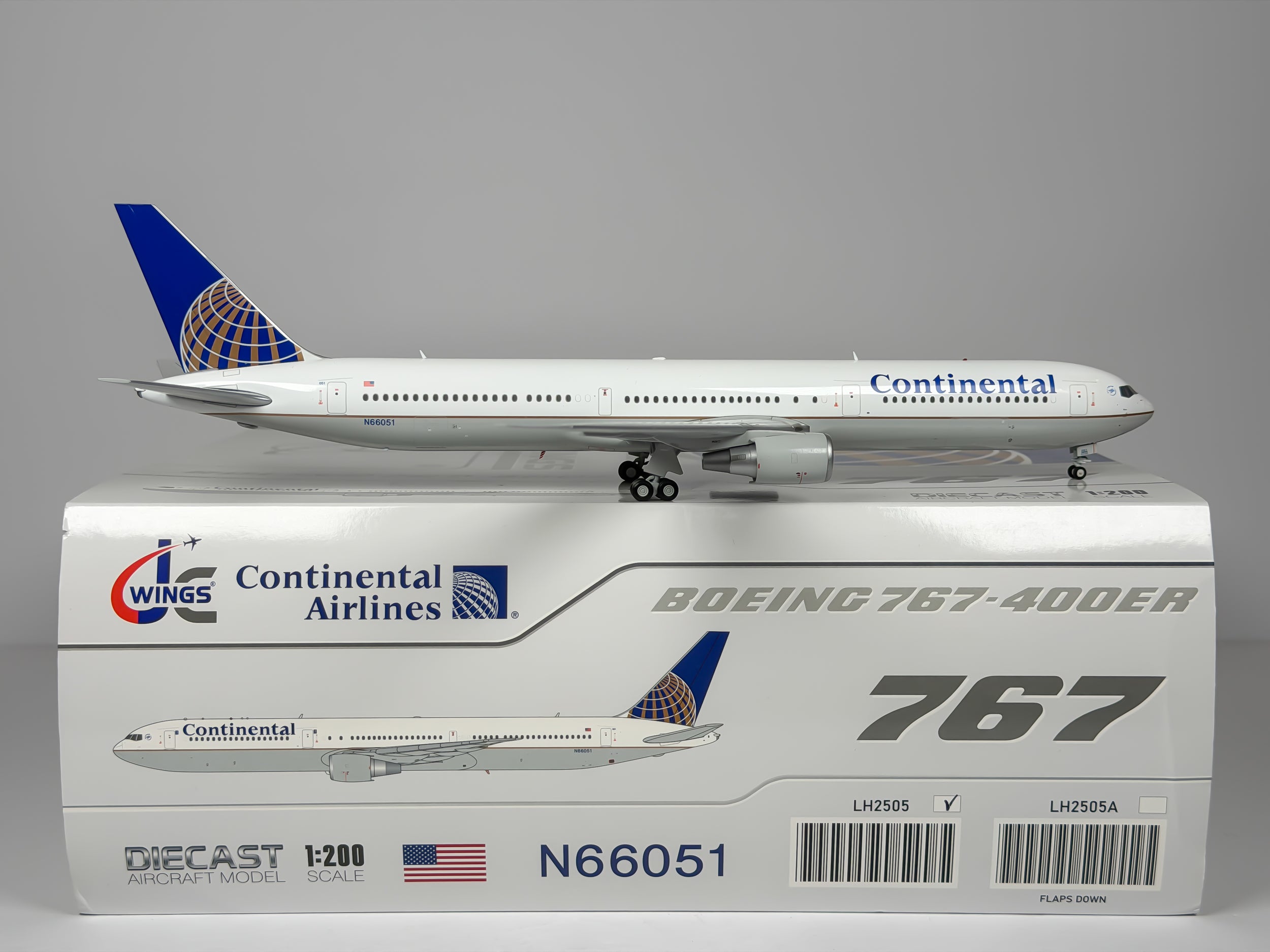 Continental Airlines Boeing 767-400ER 1:200 JC Wings N66051 (LH2505)