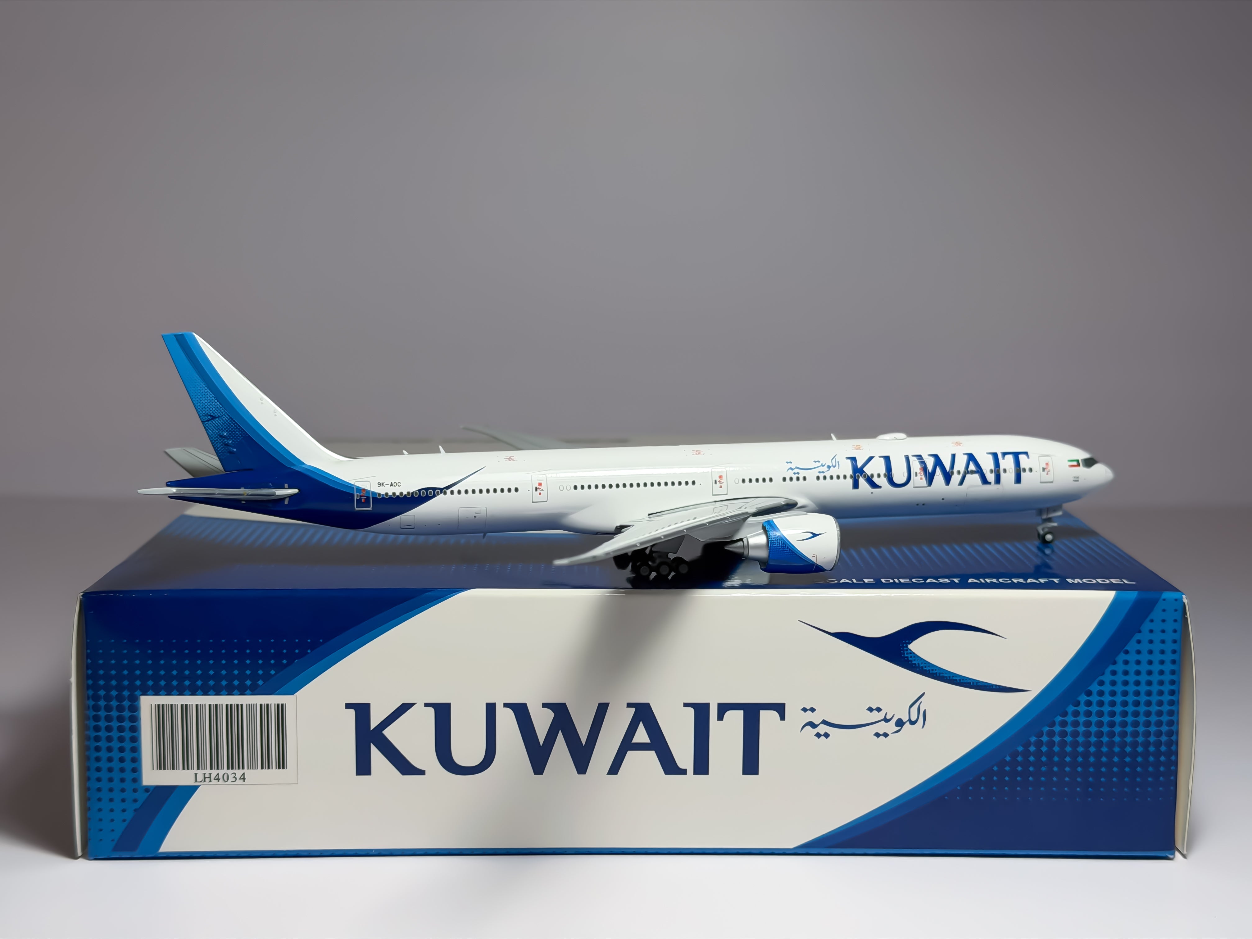 Kuwait Airways Boeing 777-300ER 1:400 JC Wings 9K-AOC (LH4034)