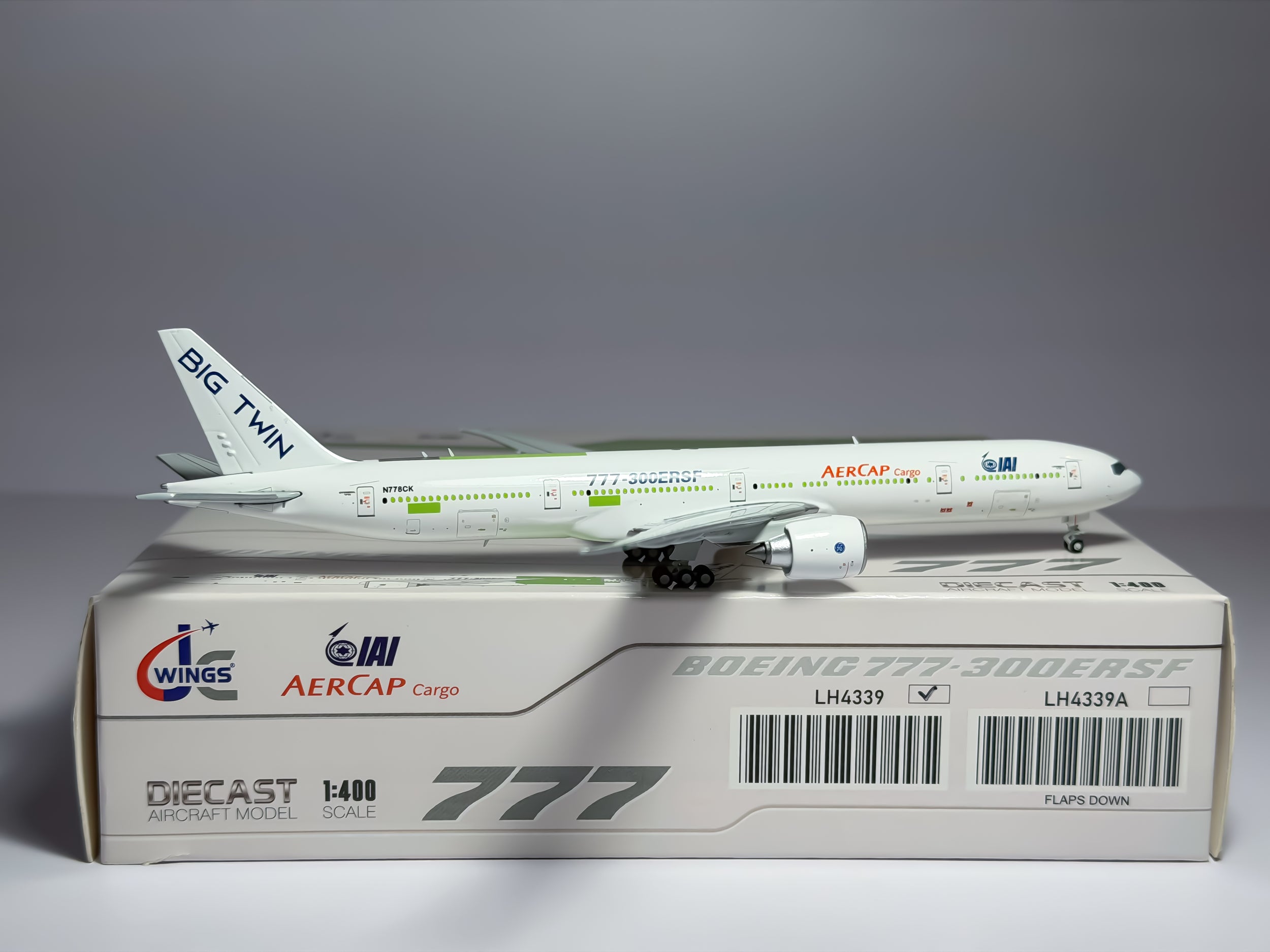 Kalitta Air Boeing 777-300 1:400 JC Wings N778CK (LH4339)