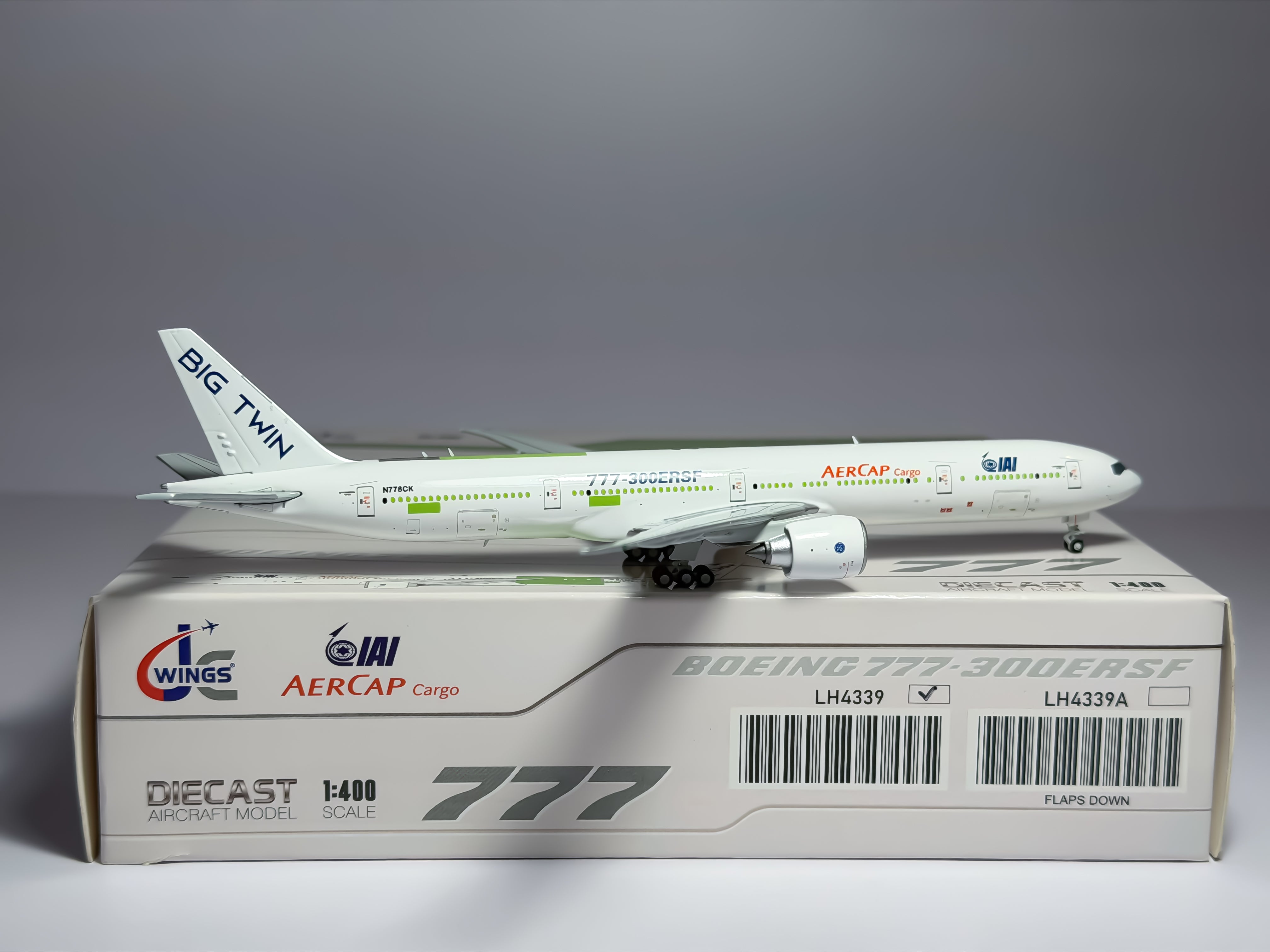 Kalitta Air Boeing 777-300 1:400 JC Wings N778CK (LH4339)