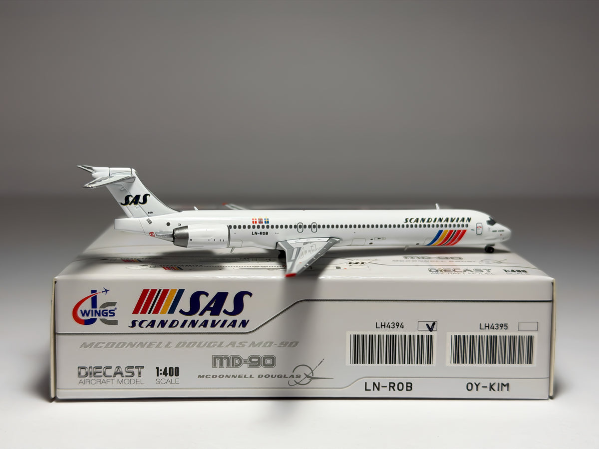 SAS Scandinavian Airlines McDonnell Douglas MD-90 1:400 JC Wings LN-ROB (LH4394)