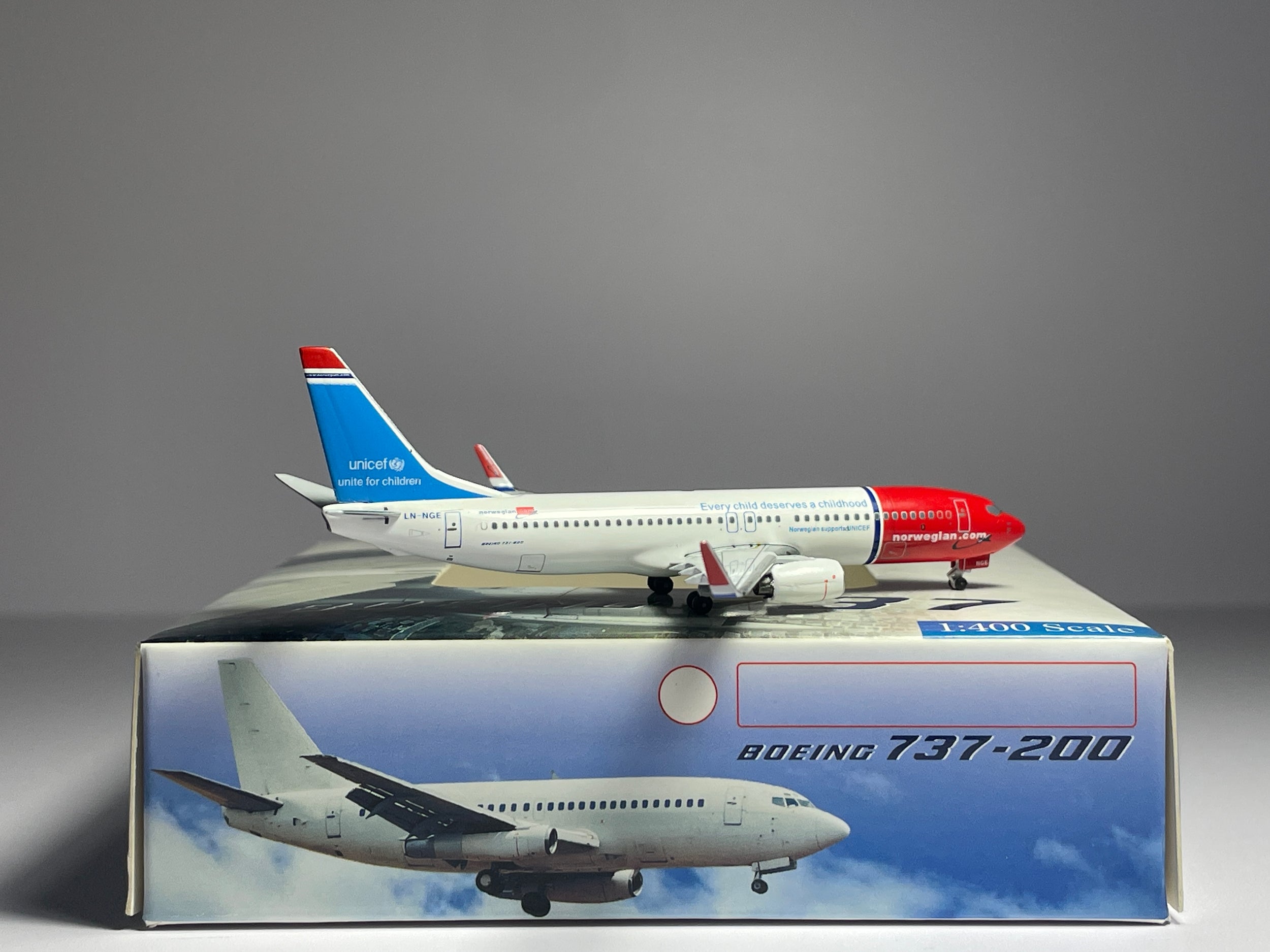 Aeroclassics 1:400 Norwegian Boeing 737-800 LN-NGE ACLNNGE