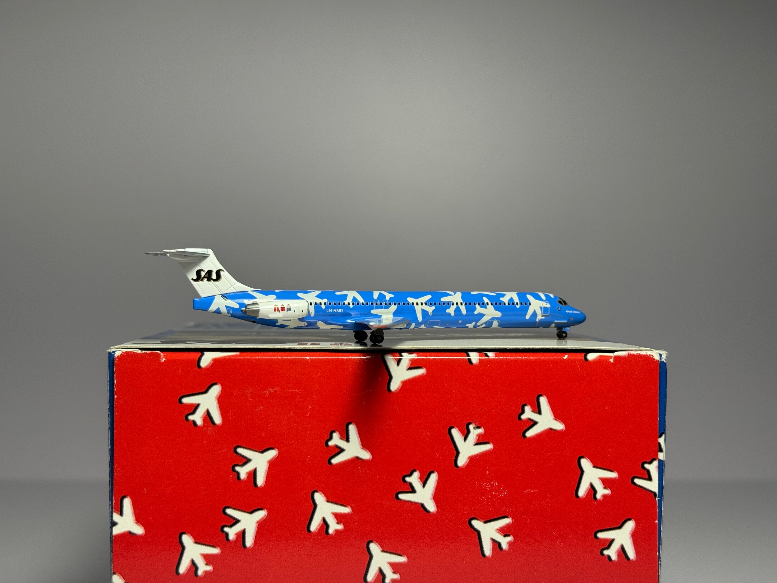Dragon Wings 1:400 Scandanavian Airlines McDonnell Douglas MD-82 LN-RLE & LN-RMD 55321