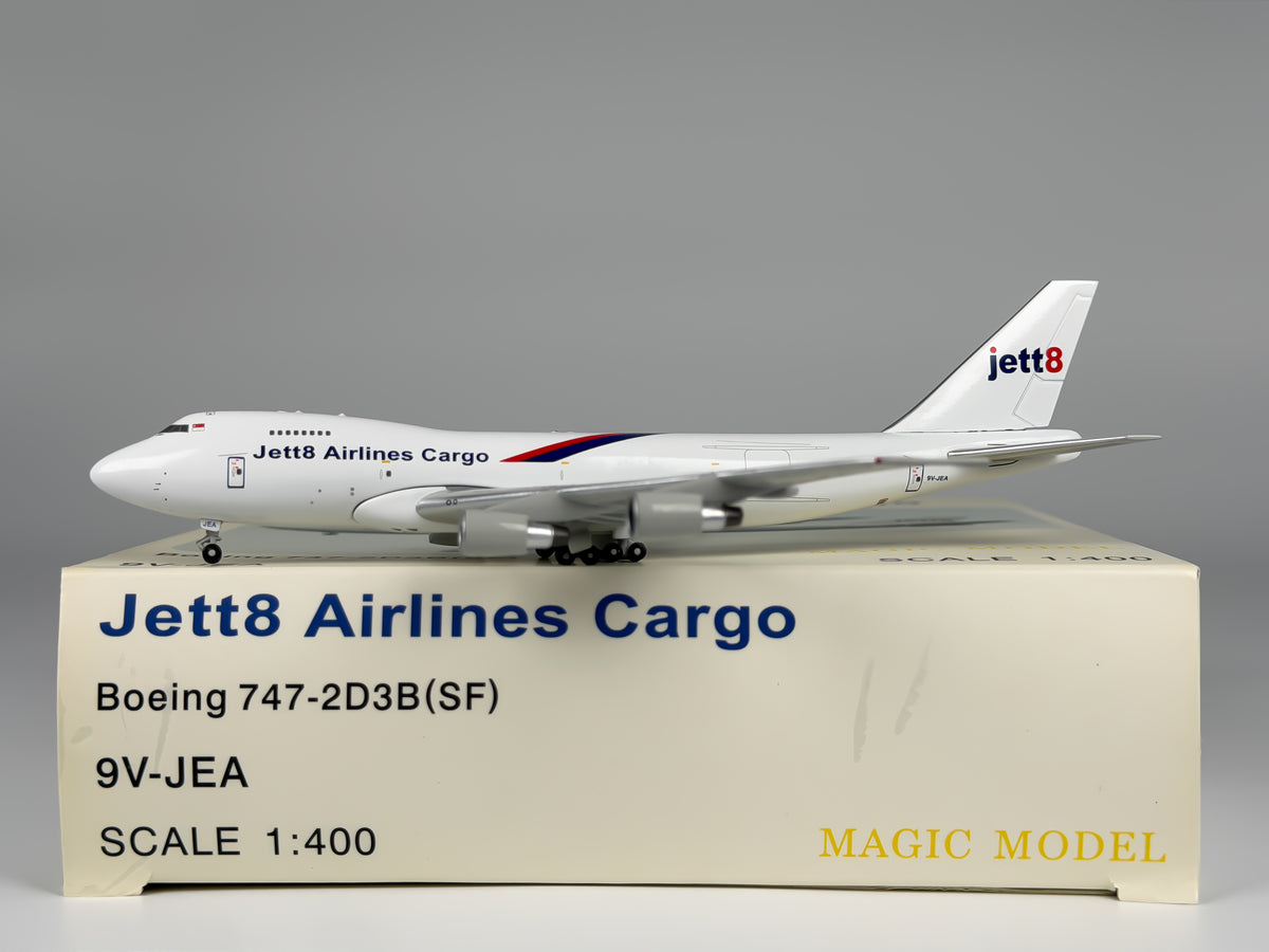 Jett8 Airlines Cargo Boeing 747-200F 1:400 Magic Models 9V-JEA (MG9VJEA)