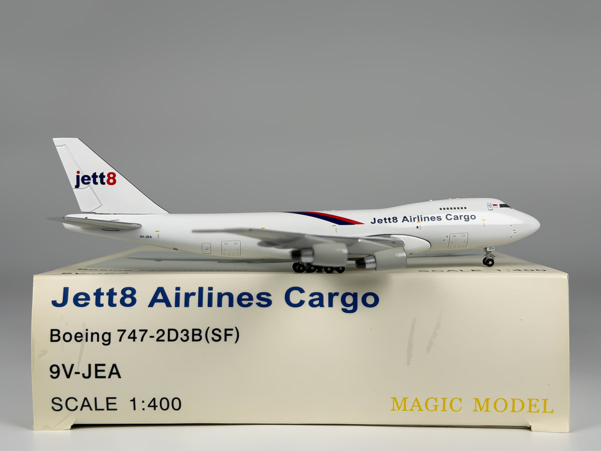 Jett8 Airlines Cargo Boeing 747-200F 1:400 Magic Models 9V-JEA (MG9VJEA)