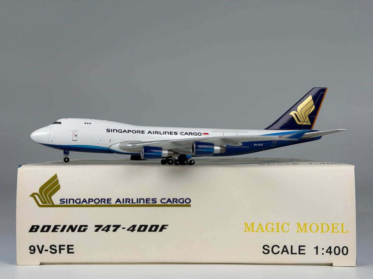 Singapore Airlines Cargo Boeing 747-400F 1:400 Magic Models 9V-SFE (MG9VSFE)