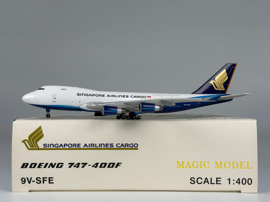 Singapore Airlines Cargo Boeing 747-400F 1:400 Magic Models 9V-SFE (MG9VSFE)