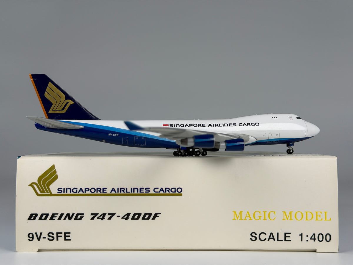 Singapore Airlines Cargo Boeing 747-400F 1:400 Magic Models 9V-SFE (MG9VSFE)