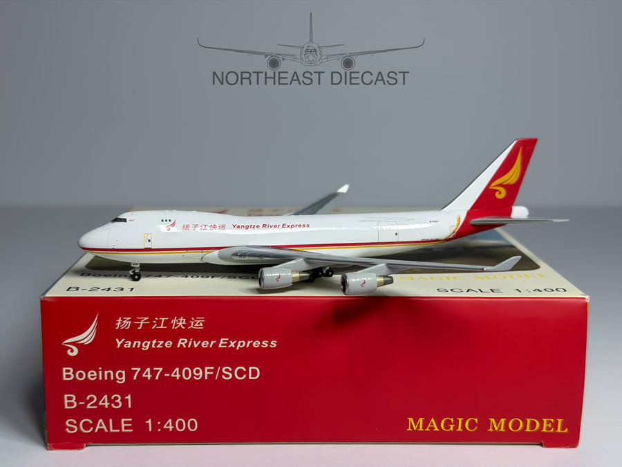 Yangtze River Express Boeing 747-400F 1:400 Magic Models B-2431 (MGB2431)