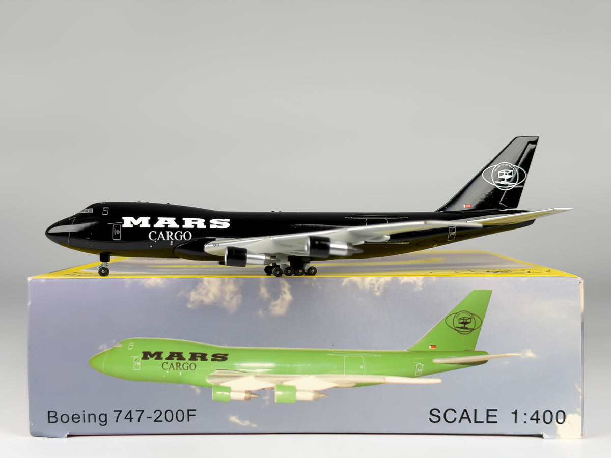 MARS Cargo Boeing 747-200F 1:400 Magic Models Fantasy (MGMARS747BLACK)