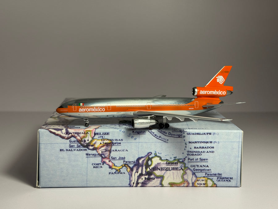 Aeroclassics 1:400 Aeromexico McDonnell Douglas DC-10-30 N1003N polished ACN1003N
