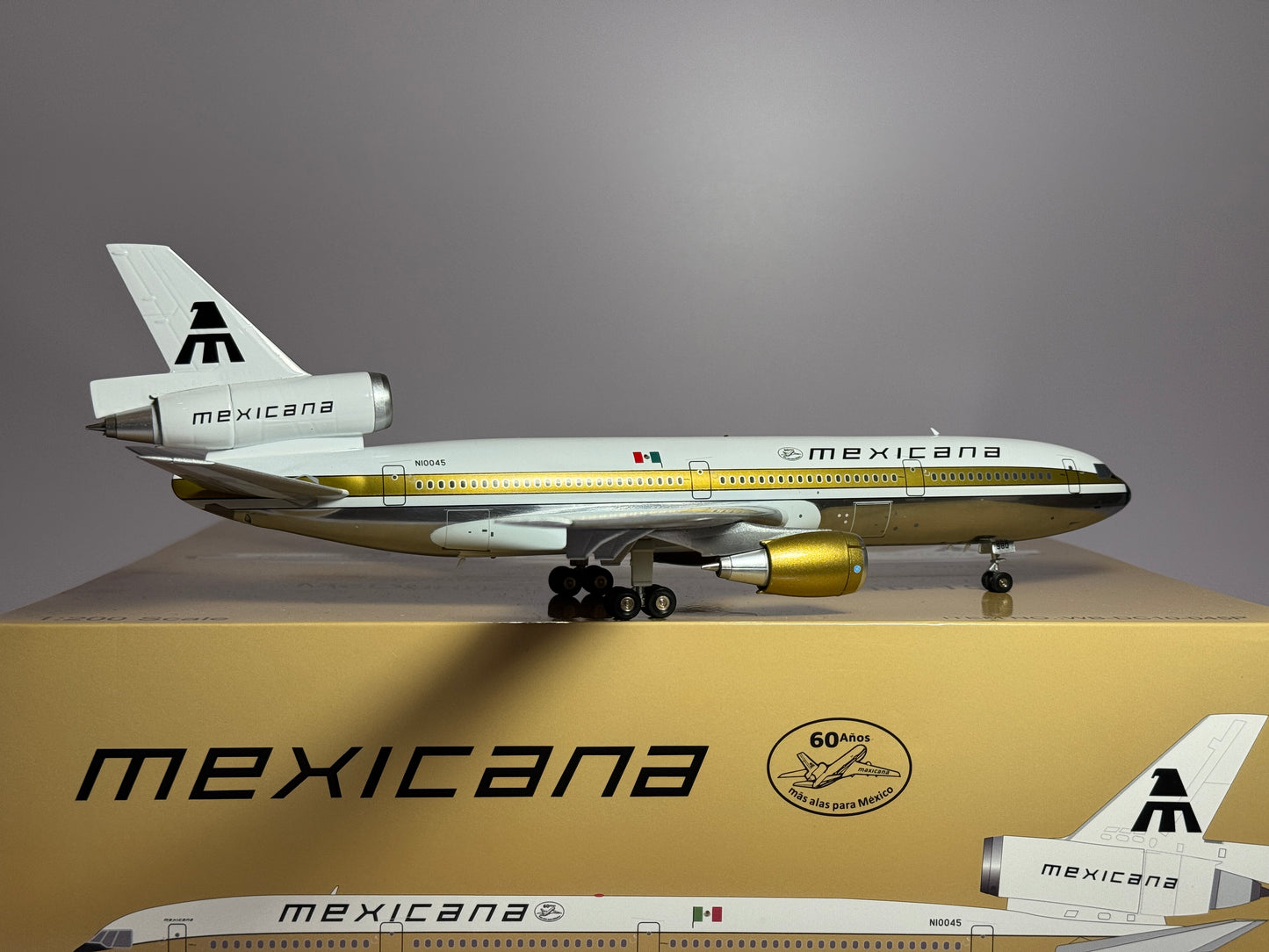 Inflight200 Mexicana McDonnell Douglas DC-10 N10045 "Maya" WB-DC10-045P