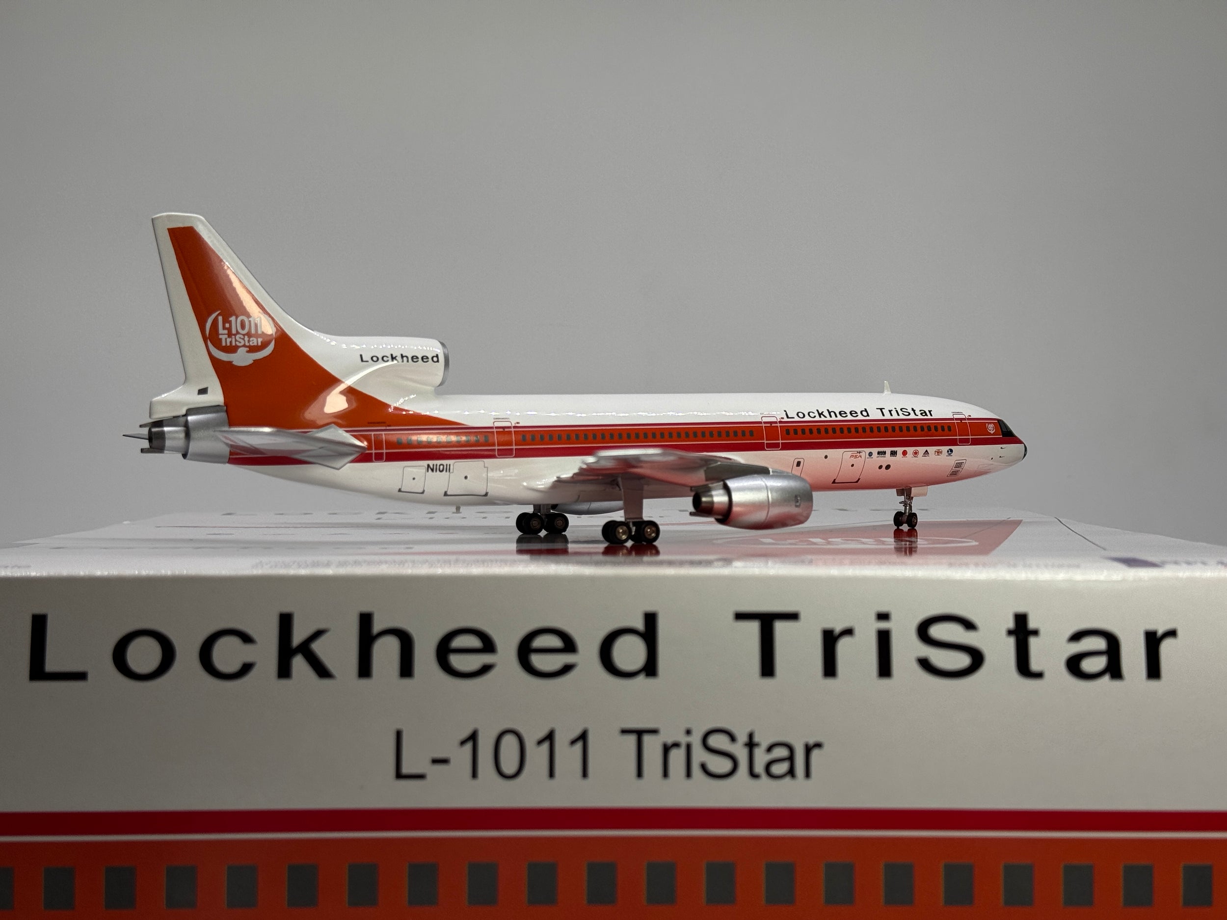Inflight200 House Colors Lockheed L-1011 N1011 First Flight Scheme IF011009