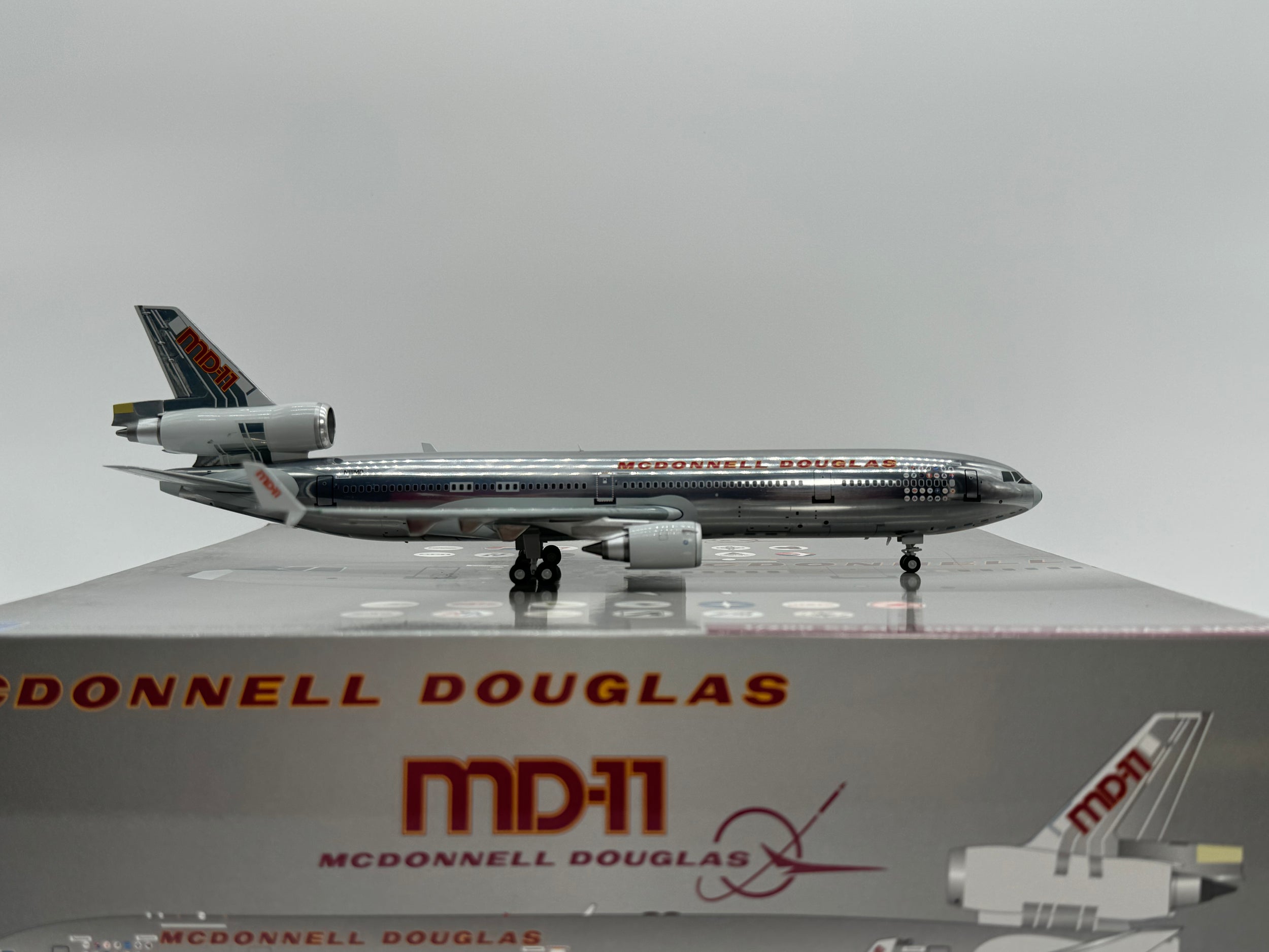 JC Wings 1:200 House Colors McDonnell Douglas MD-11 N111MD Rollout - Polished XX2353