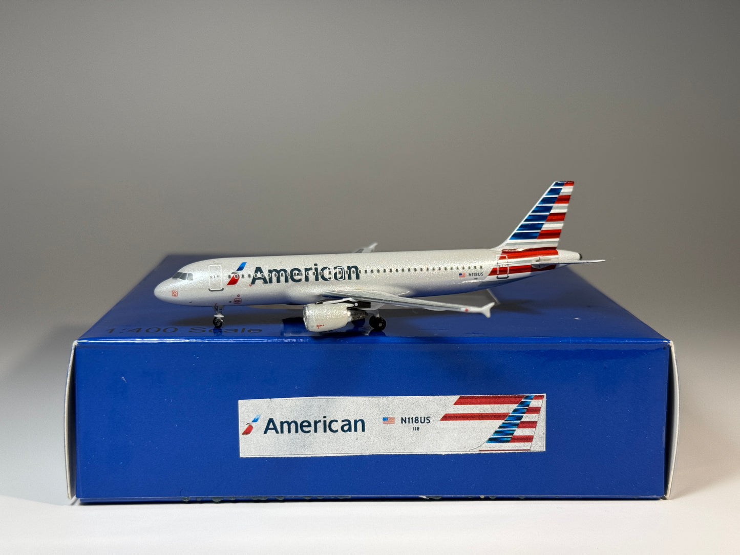 Aeroclassics 1:400 American Airlines Airbus A320-200 N118US current colors ACN118US