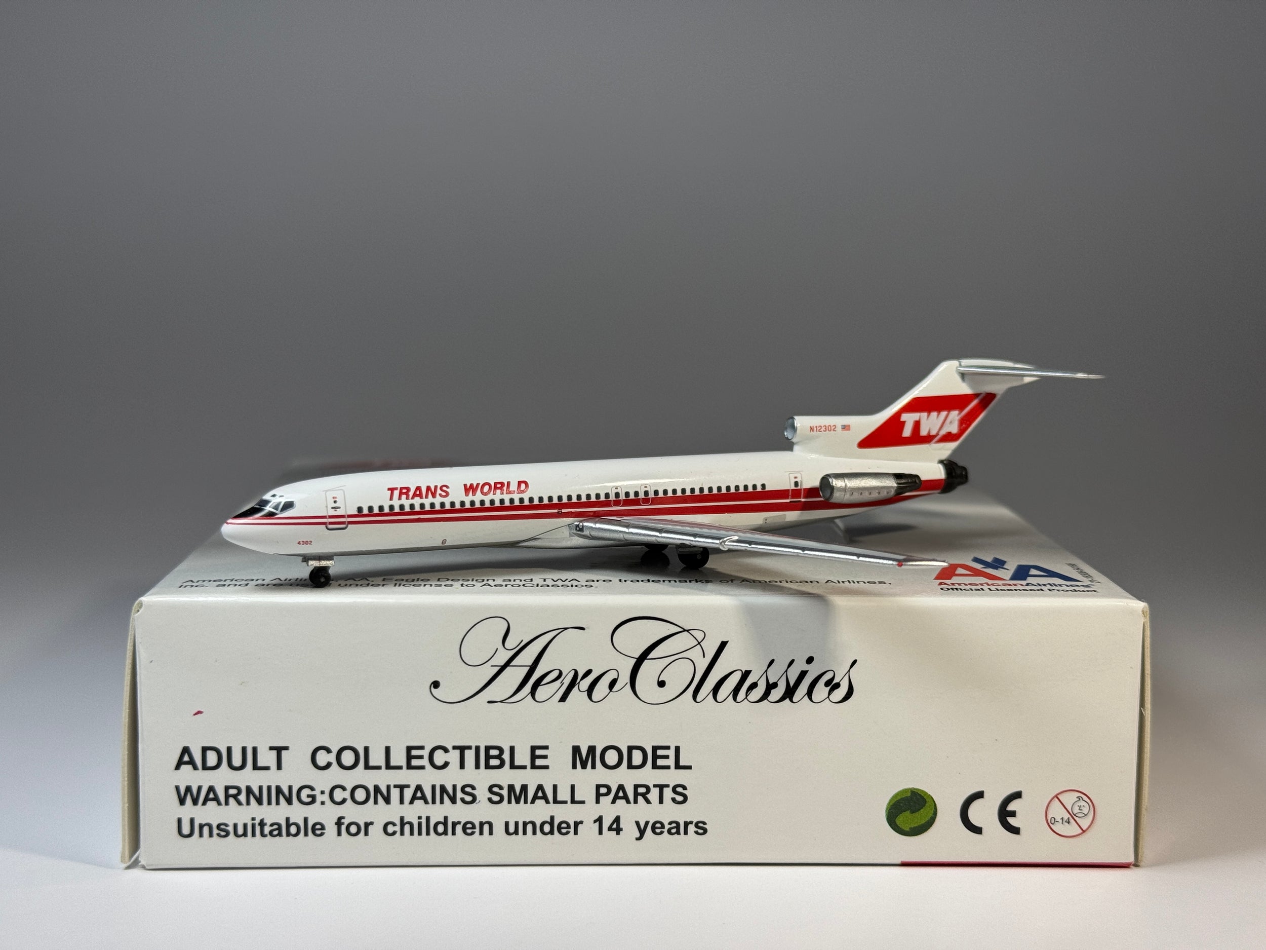 Aeroclassics 1:400 TWA Boeing 727-200 N12302 Twin Stripe ACN12302