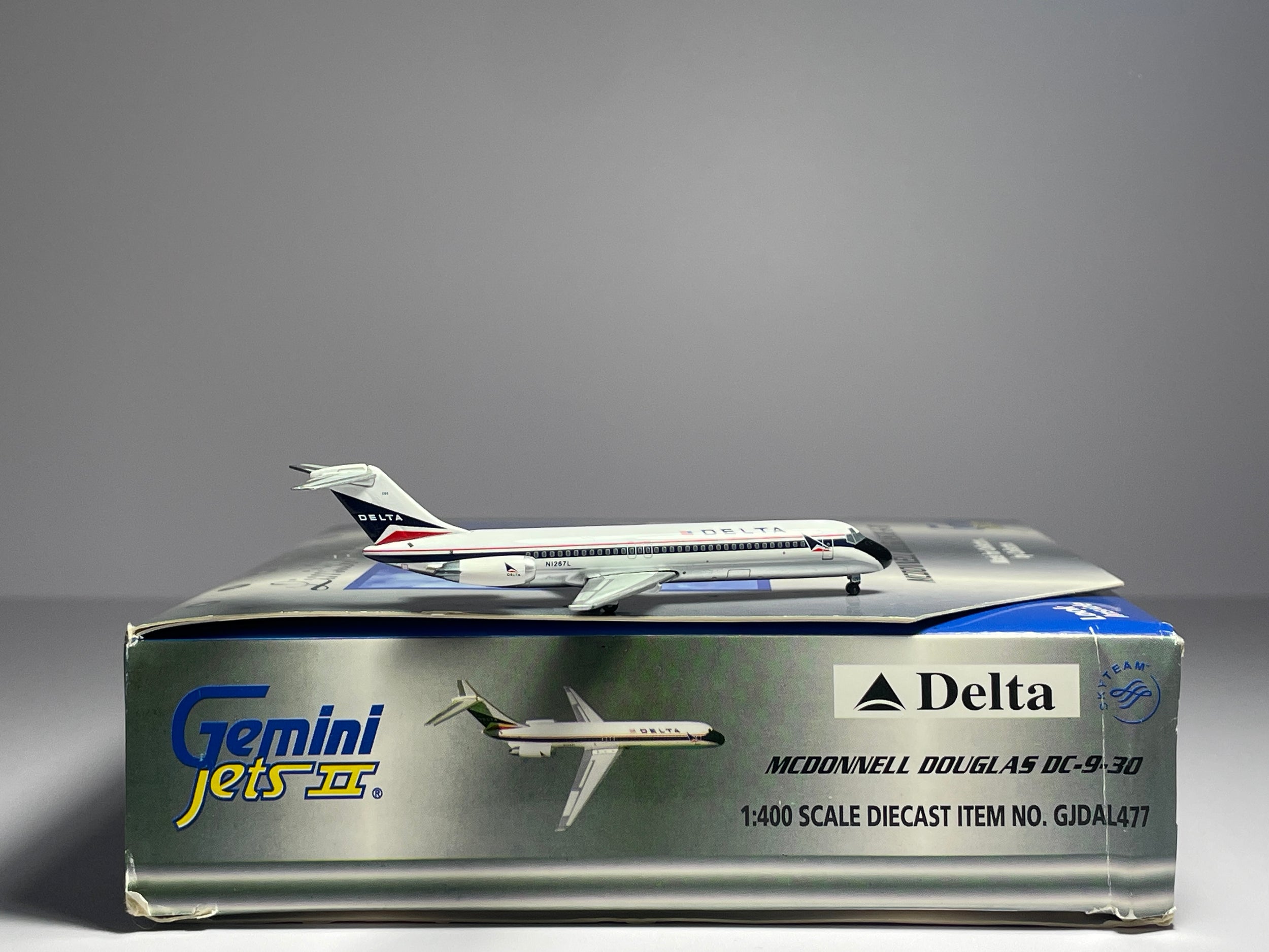 Gemini Jets 1:400 Delta Air Lines Douglas DC-9-30 N1267L Widget GJDAL477