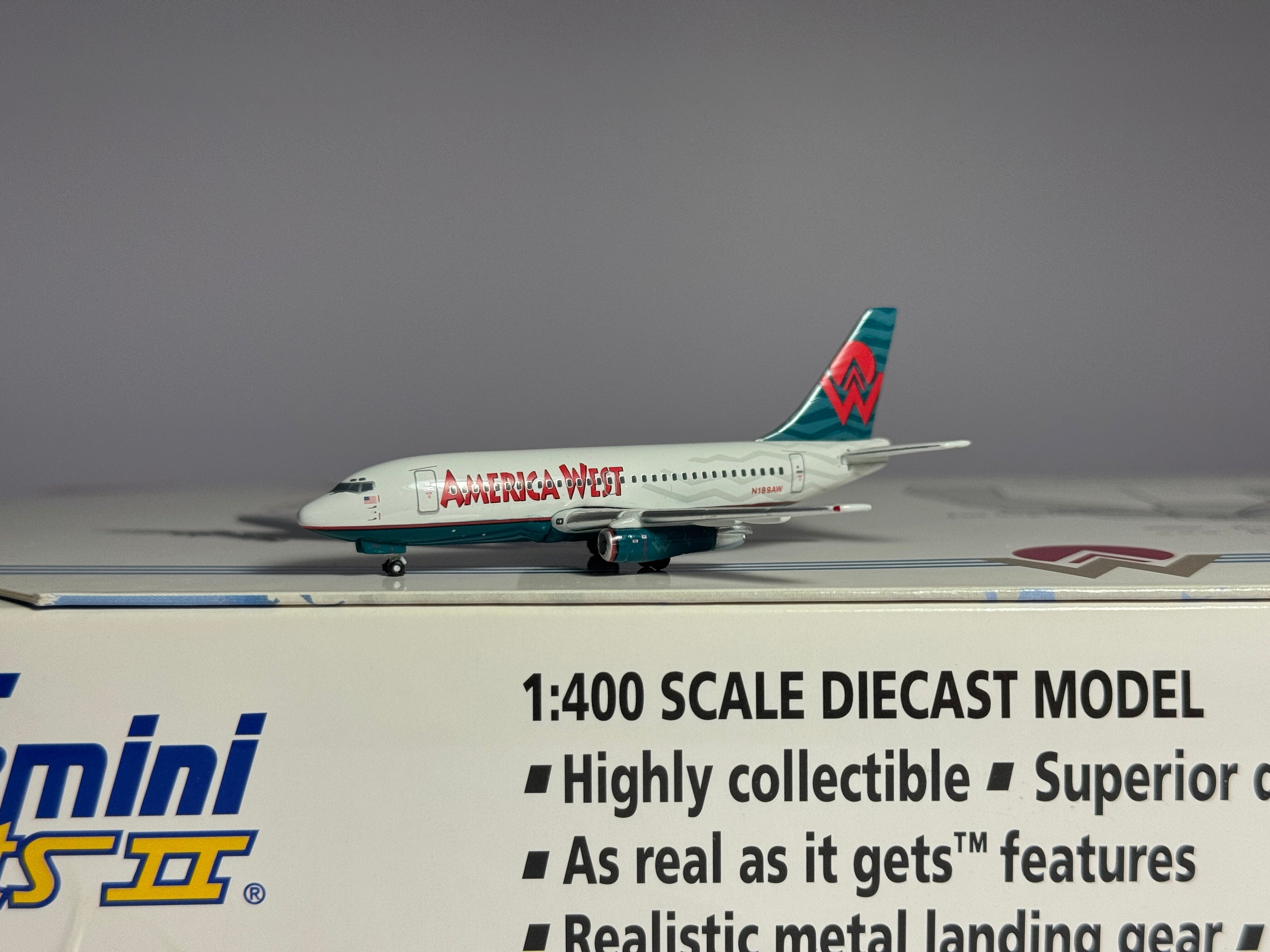 Gemini Jets 1:400 American West Airlines Boeing 737-200 N126AW & N189AW 2 Plane Set GJAWE542