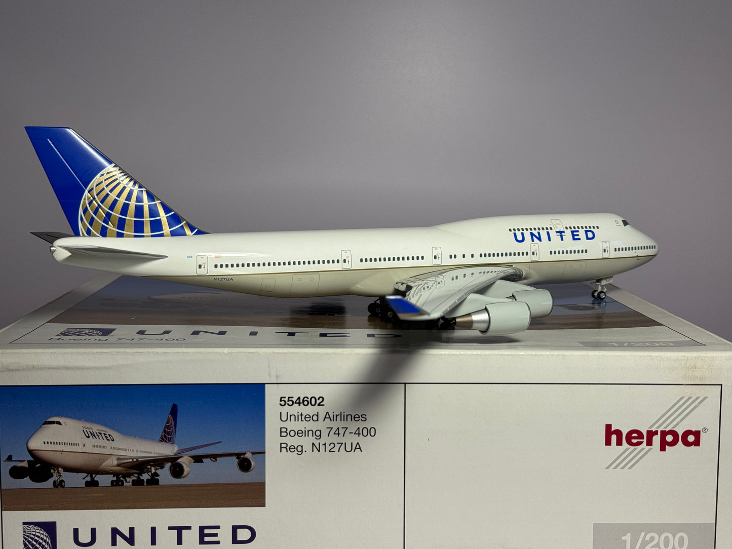 Herpa 1:200 United Airlines Boeing 747-400 N127UA Post-merger 554602