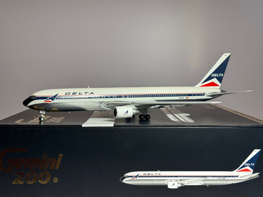 Gemini Jets 1:200 Delta Air Lines Boeing 767-300 N129DL Widget G2DAL342